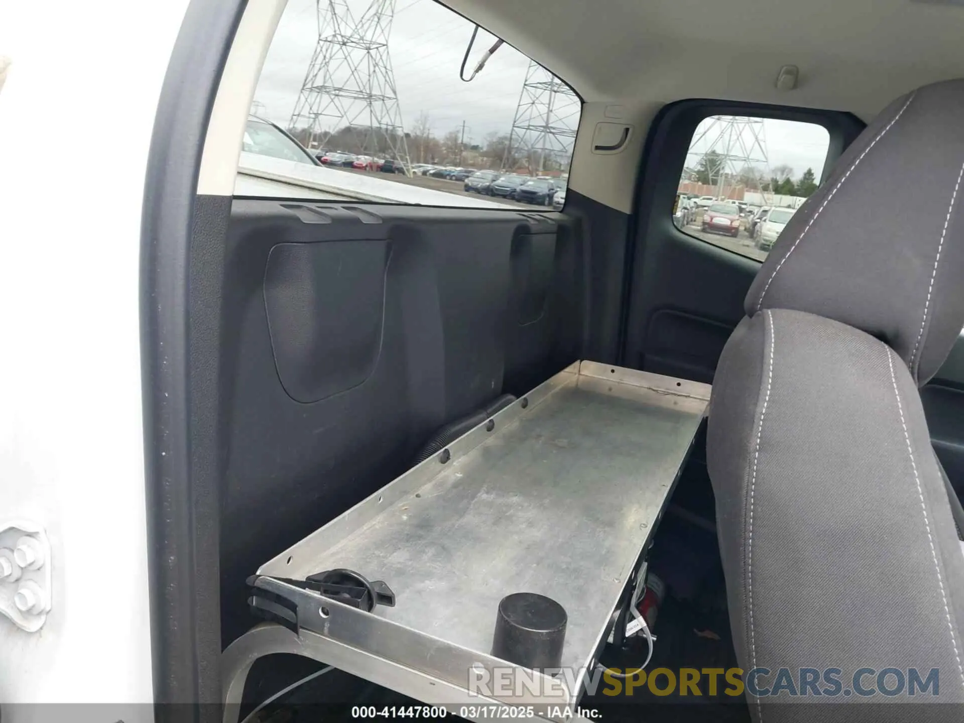 8 Photograph of a damaged car 1GCHTCEA1M1253177 CHEVROLET COLORADO 2021