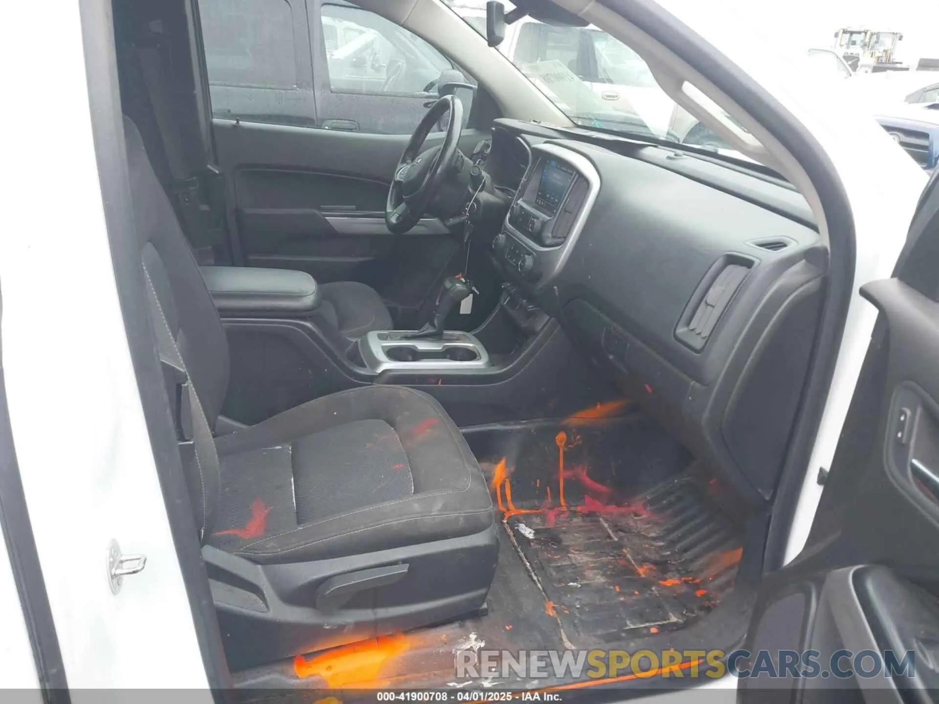 5 Photograph of a damaged car 1GCHTCEA2M1237618 CHEVROLET COLORADO 2021
