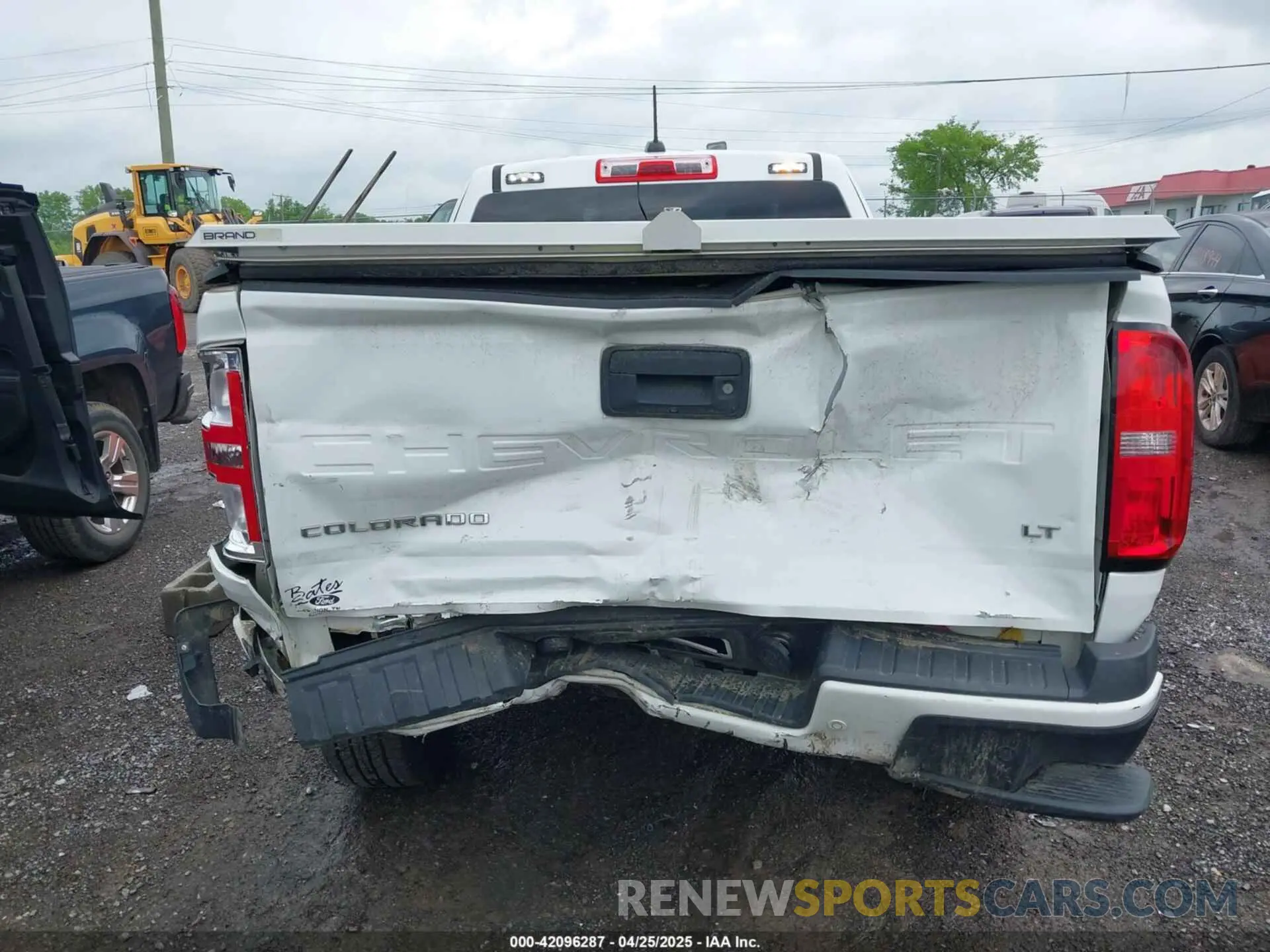 16 Photograph of a damaged car 1GCHTCEA5M1244692 CHEVROLET COLORADO 2021
