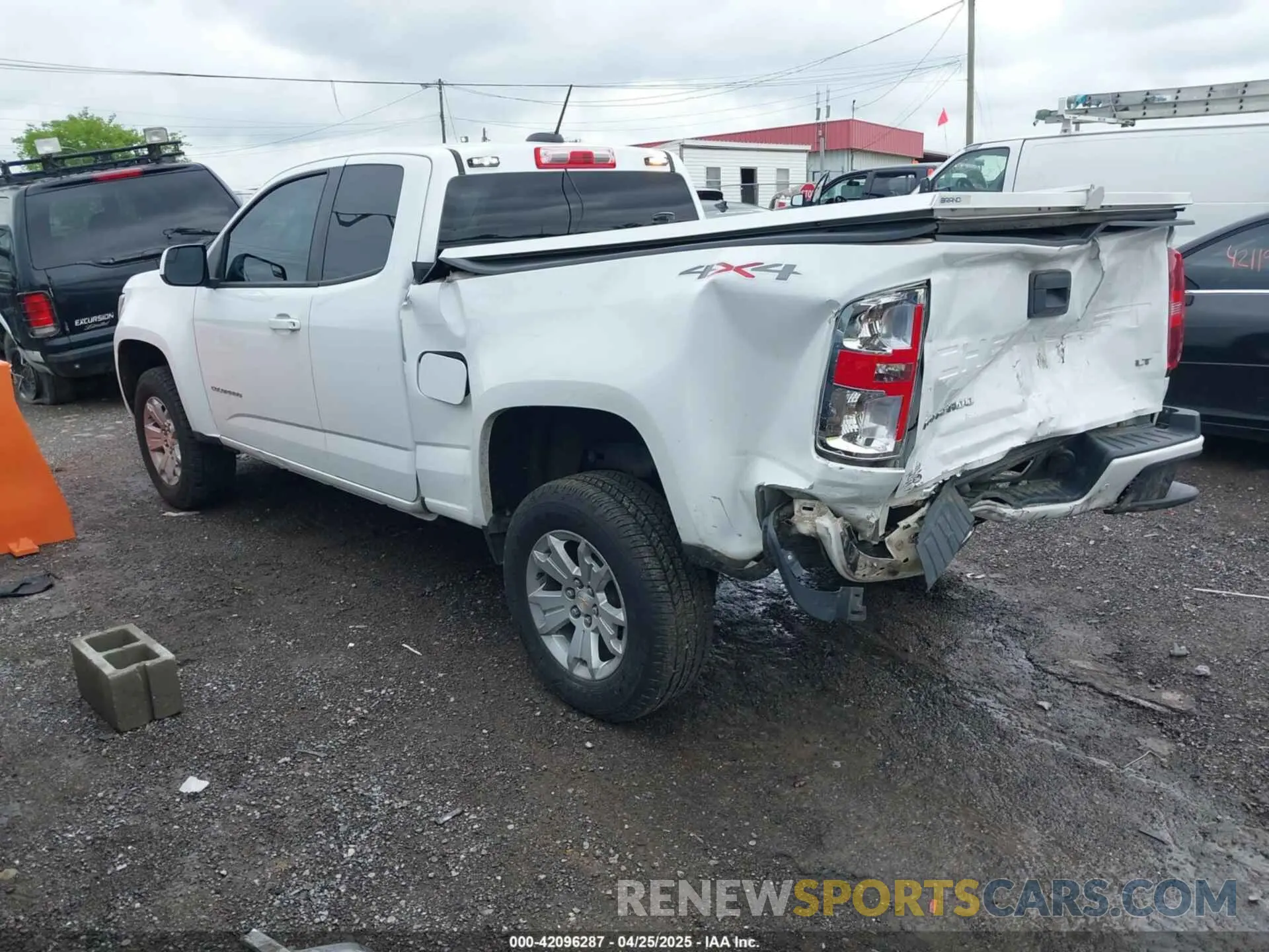 3 Photograph of a damaged car 1GCHTCEA5M1244692 CHEVROLET COLORADO 2021