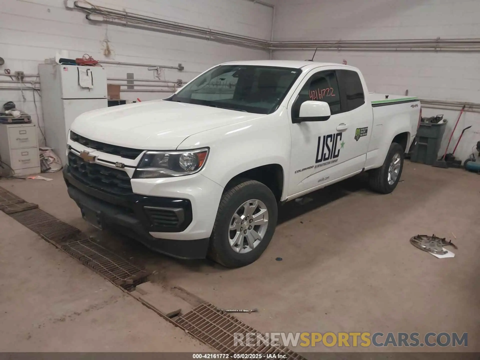 2 Photograph of a damaged car 1GCHTCEA9M1275685 CHEVROLET COLORADO 2021