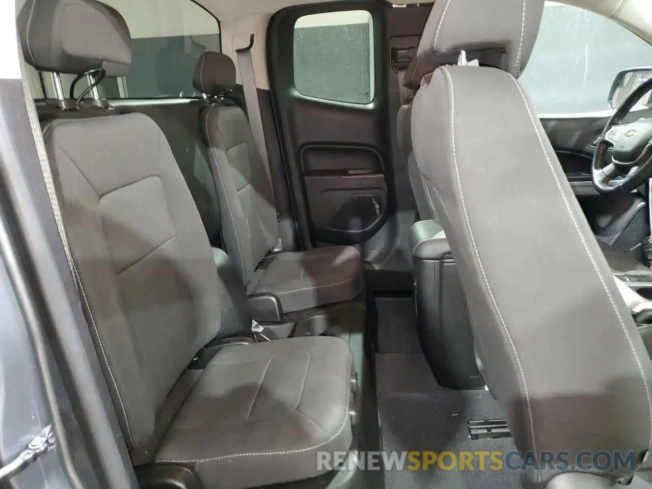 10 Photograph of a damaged car 1GCHTCEAXM1170749 CHEVROLET COLORADO 2021