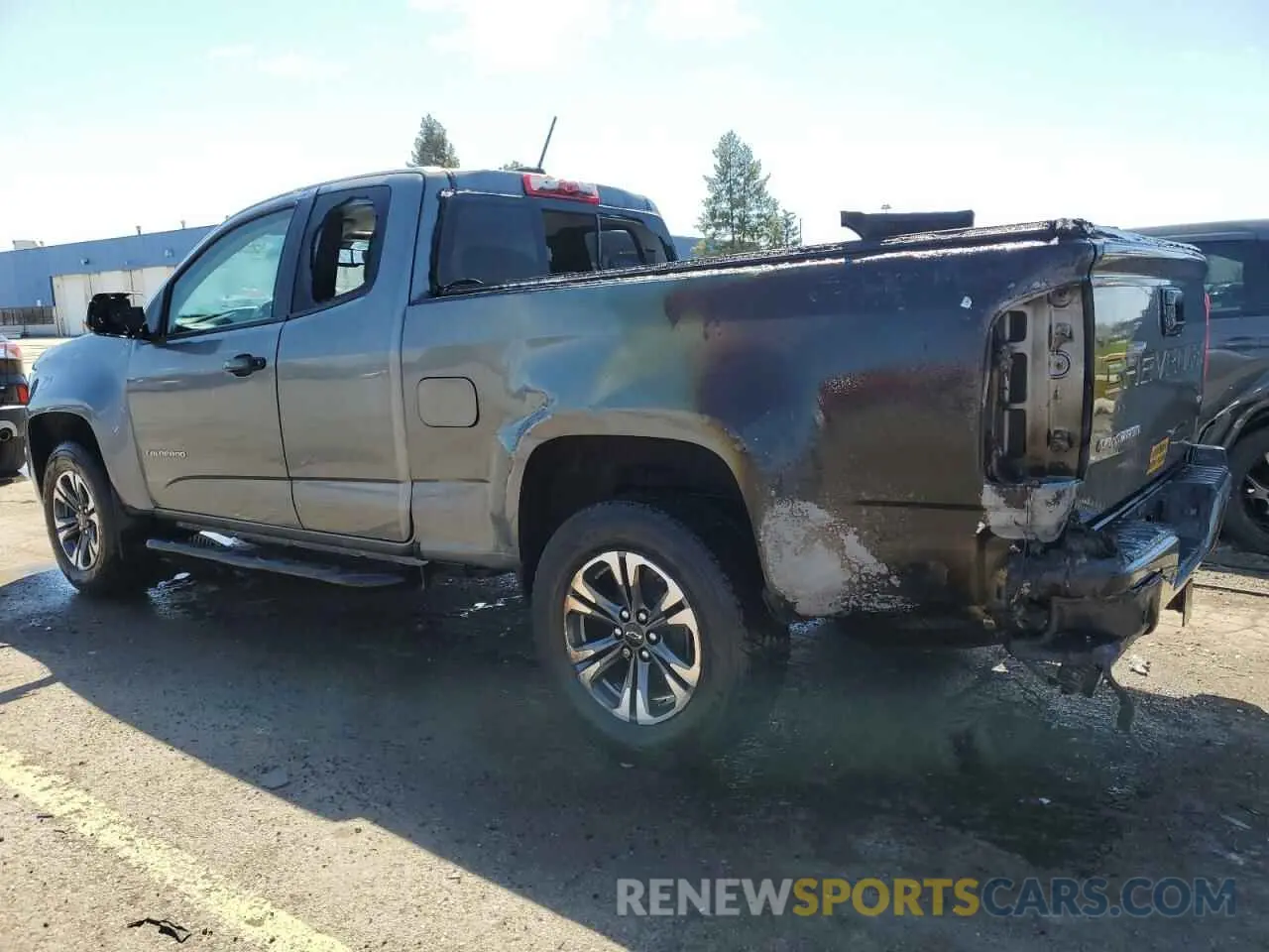 2 Photograph of a damaged car 1GCHTDEN7M1101834 CHEVROLET COLORADO 2021