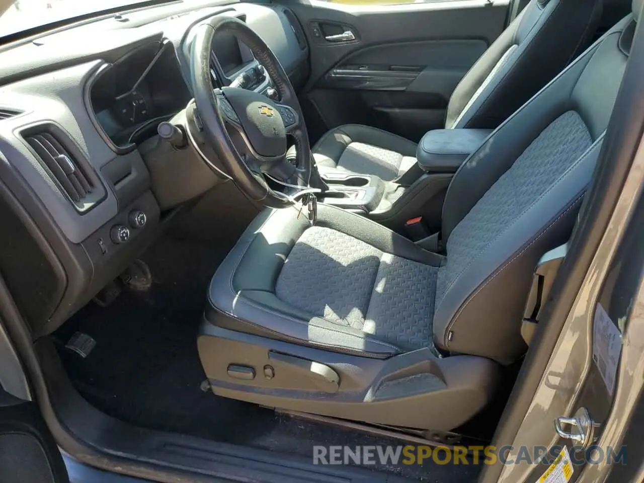 7 Photograph of a damaged car 1GCHTDEN7M1101834 CHEVROLET COLORADO 2021