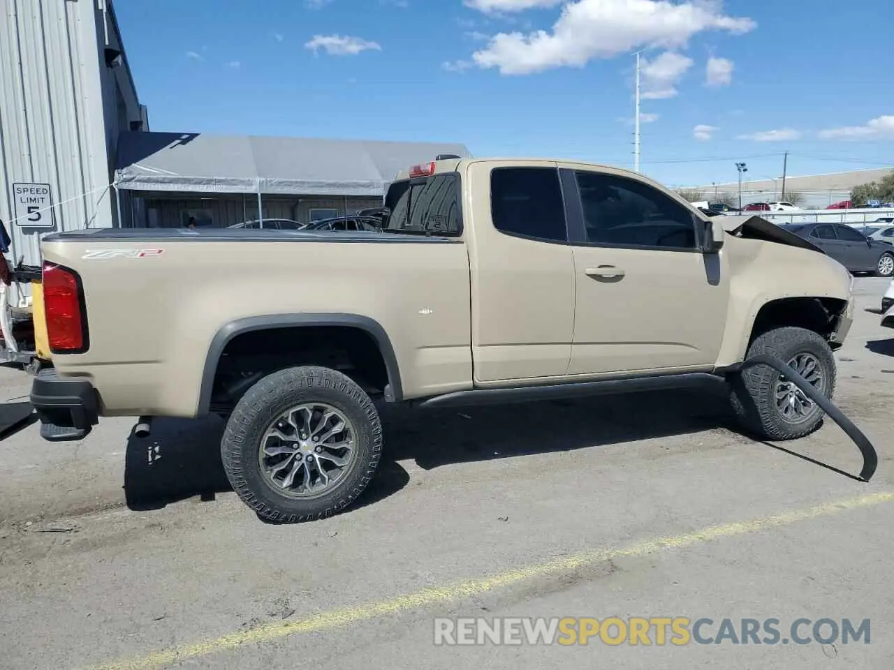 3 Photograph of a damaged car 1GCRTEEN8M1172812 CHEVROLET COLORADO 2021