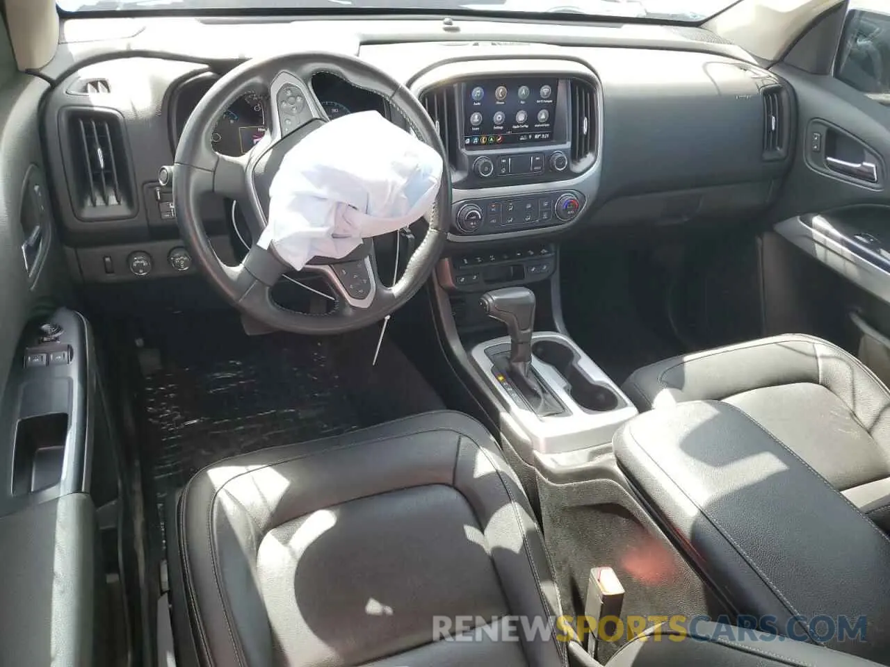 8 Photograph of a damaged car 1GCRTEEN8M1172812 CHEVROLET COLORADO 2021