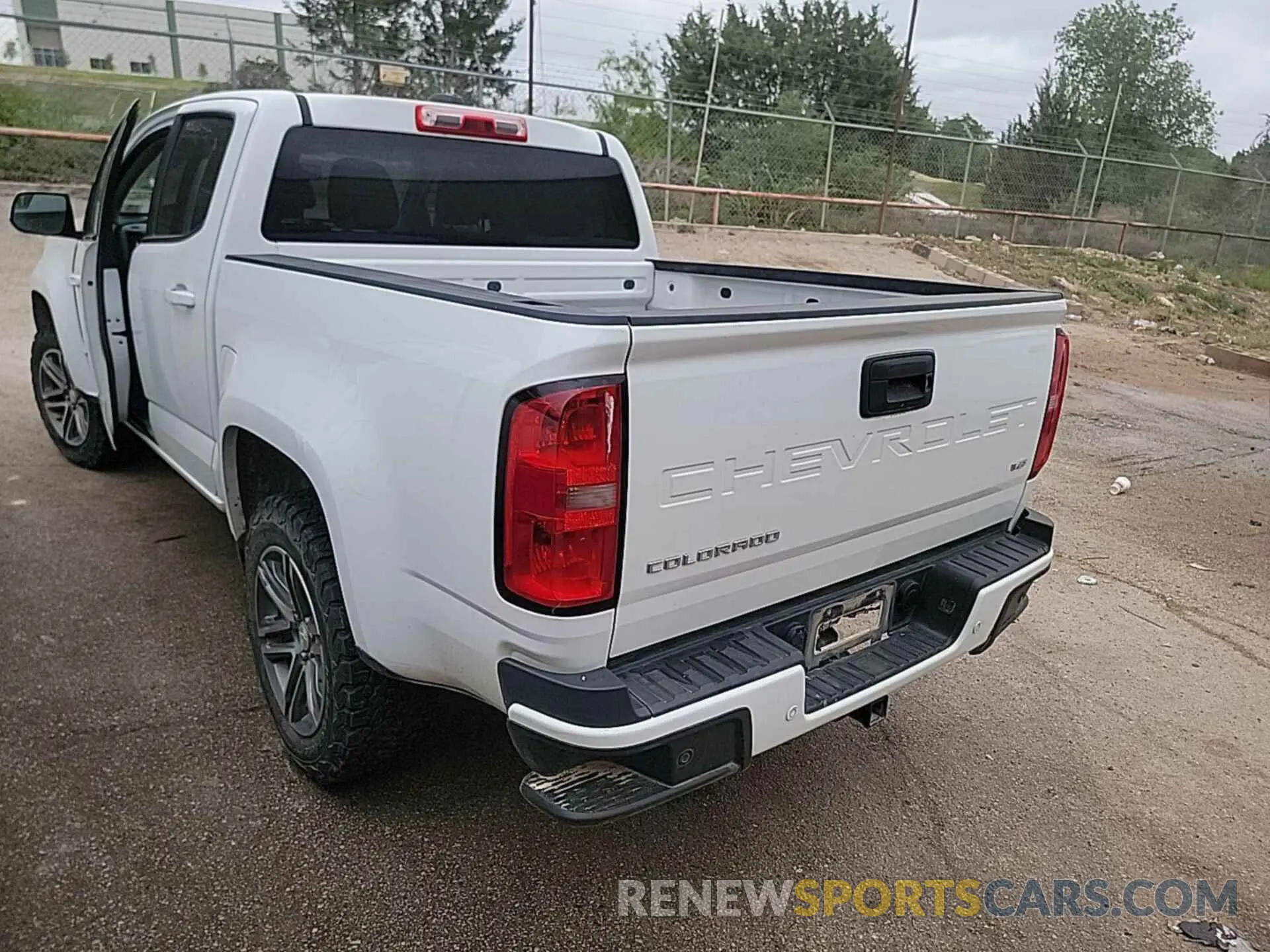 23 Photograph of a damaged car 1GCGSBEN2N1122966 CHEVROLET COLORADO 2022