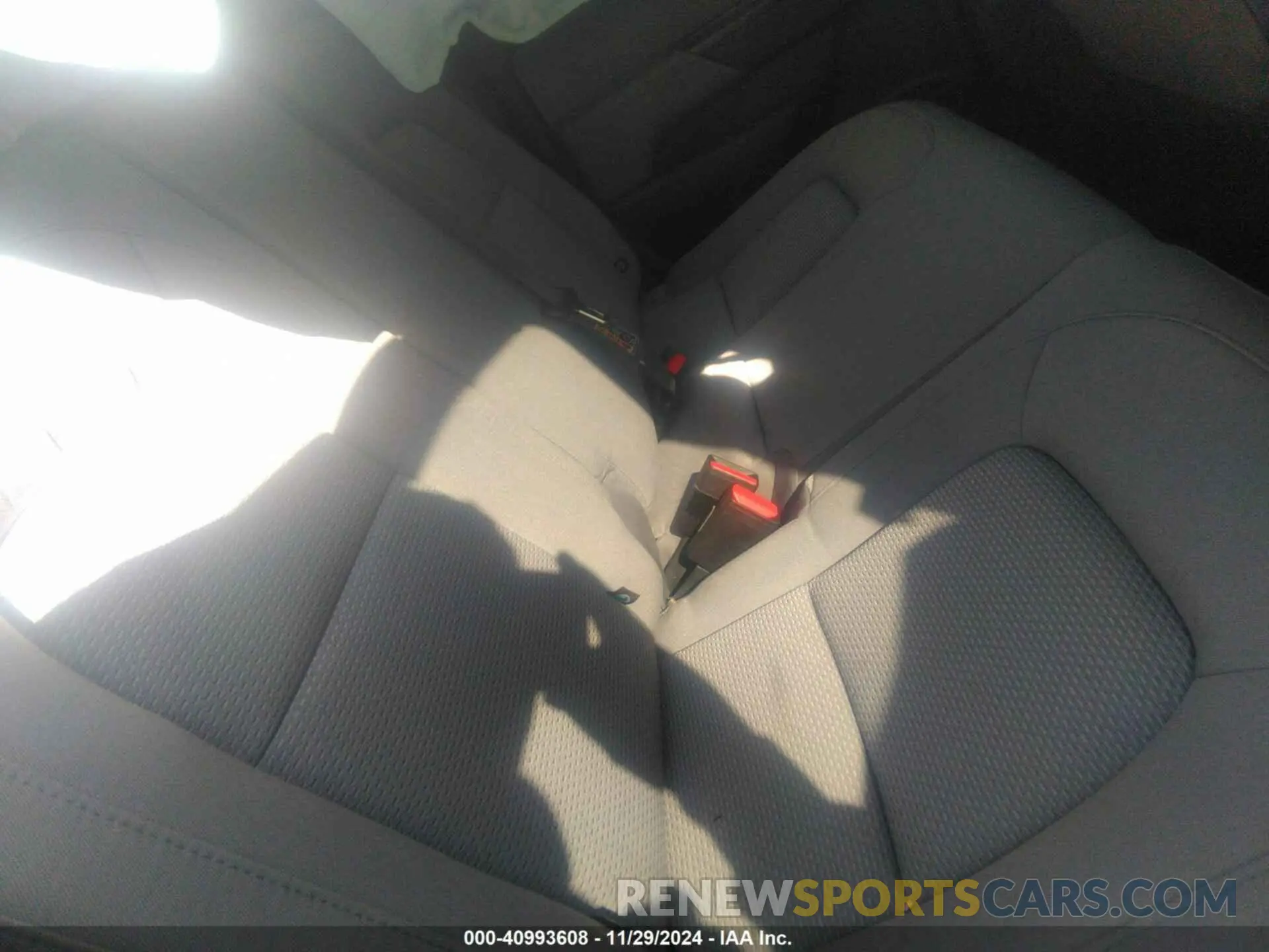8 Photograph of a damaged car 1GCGSBEN4N1147688 CHEVROLET COLORADO 2022