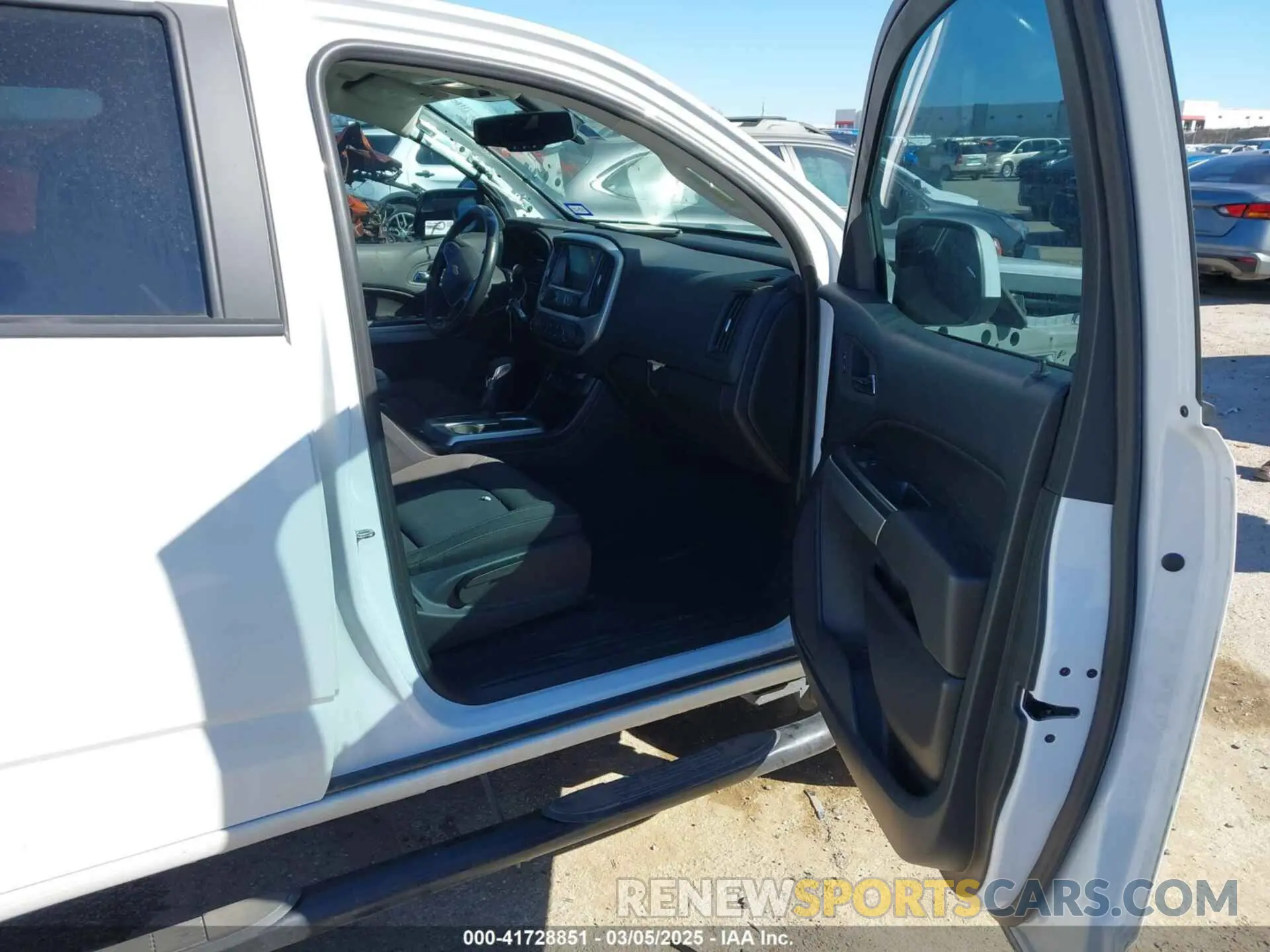 5 Photograph of a damaged car 1GCGSCEA3N1304212 CHEVROLET COLORADO 2022