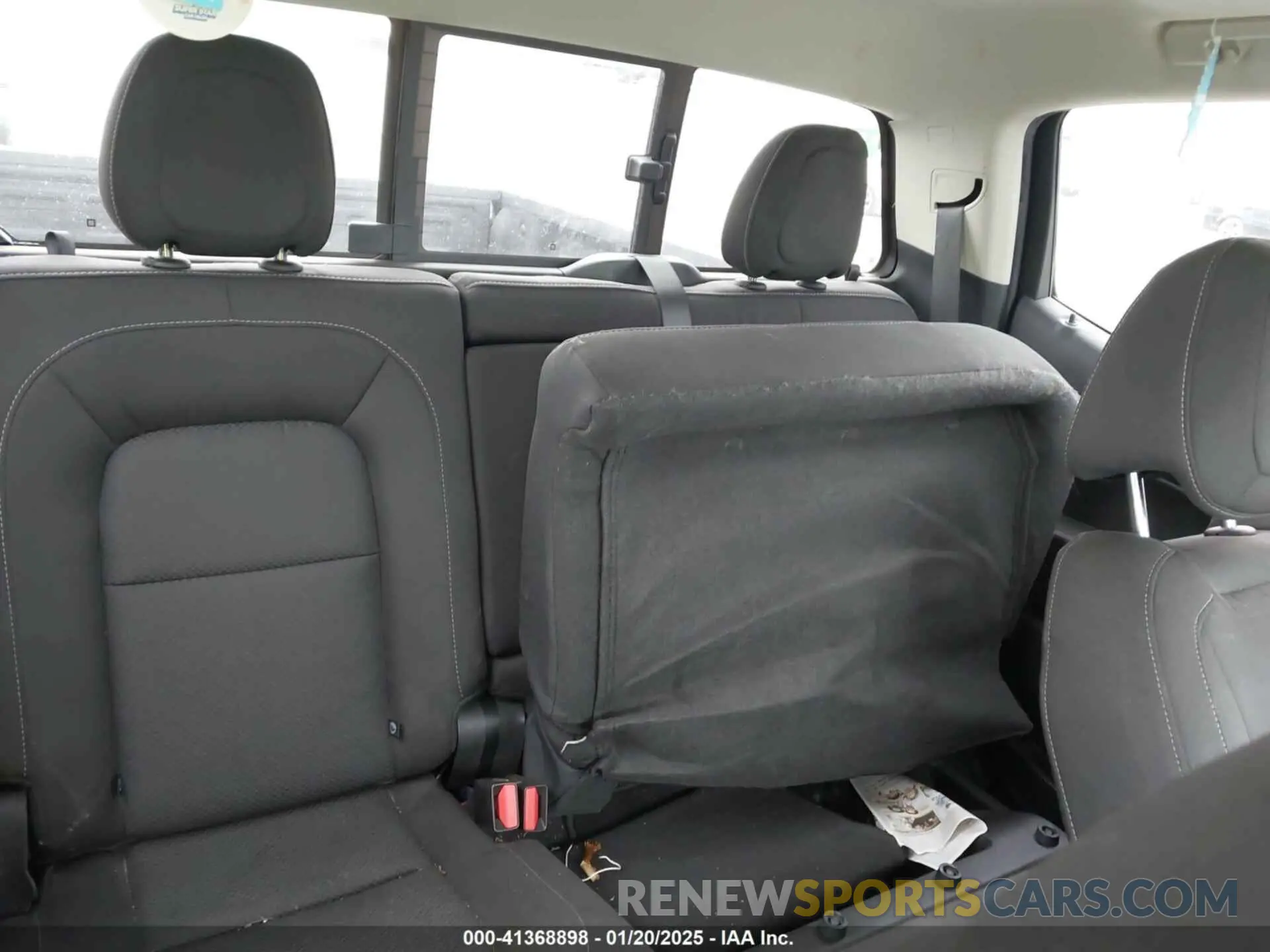 8 Photograph of a damaged car 1GCGSCEA5N1320105 CHEVROLET COLORADO 2022
