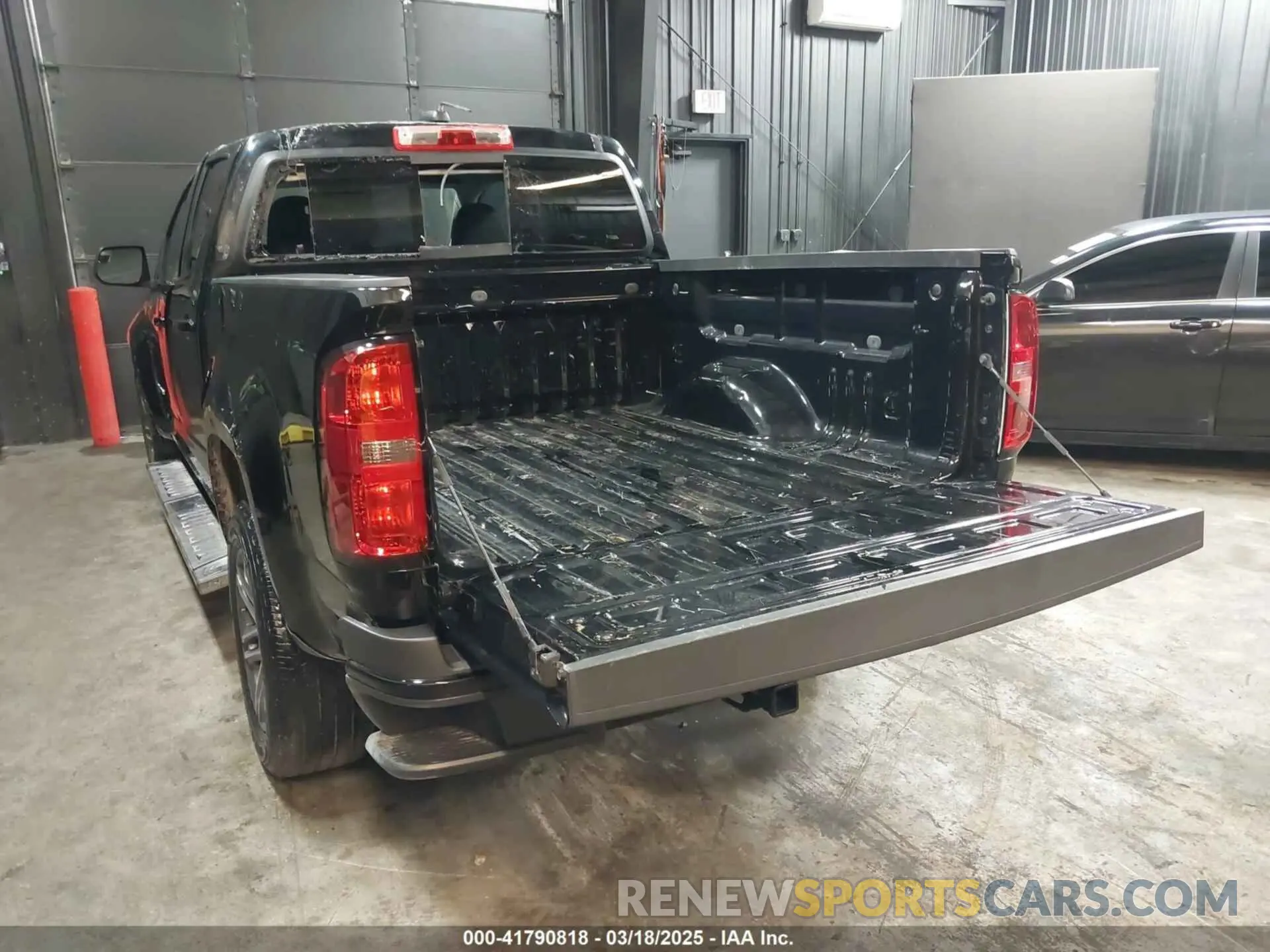 3 Photograph of a damaged car 1GCGSCEN2N1222426 CHEVROLET COLORADO 2022