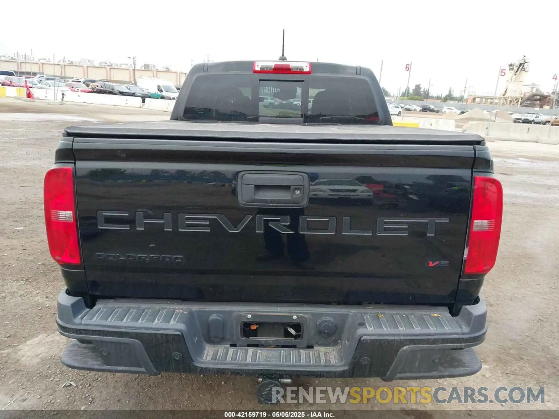 17 Photograph of a damaged car 1GCGSCEN7N1164846 CHEVROLET COLORADO 2022