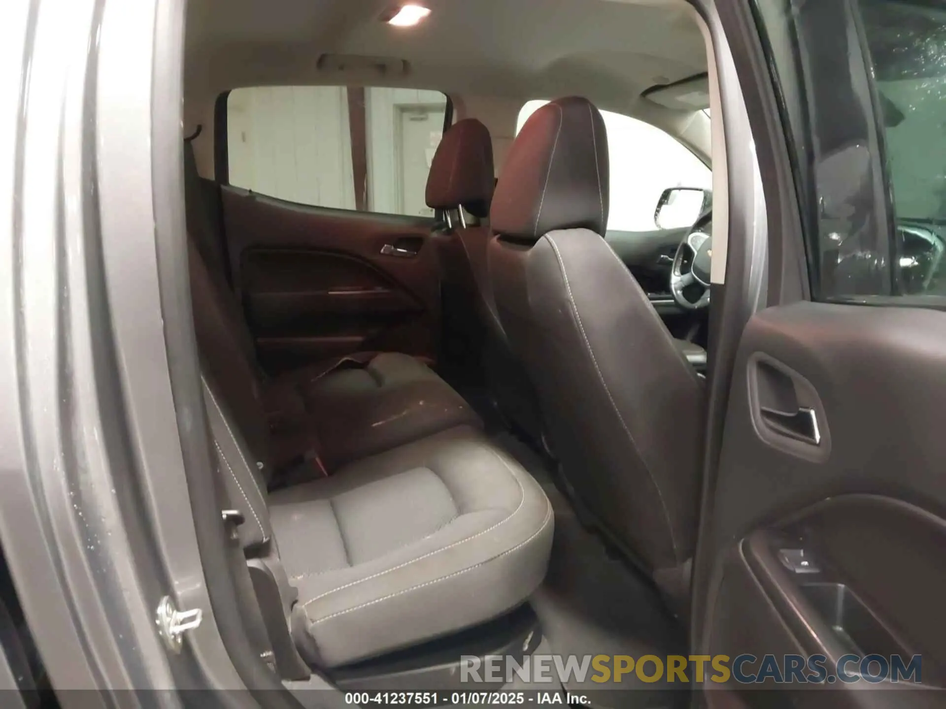 8 Photograph of a damaged car 1GCGSCEN7N1251047 CHEVROLET COLORADO 2022
