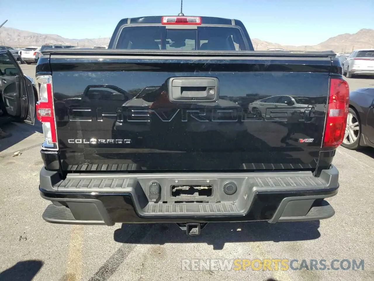 6 Photograph of a damaged car 1GCGSCEN9N1242561 CHEVROLET COLORADO 2022