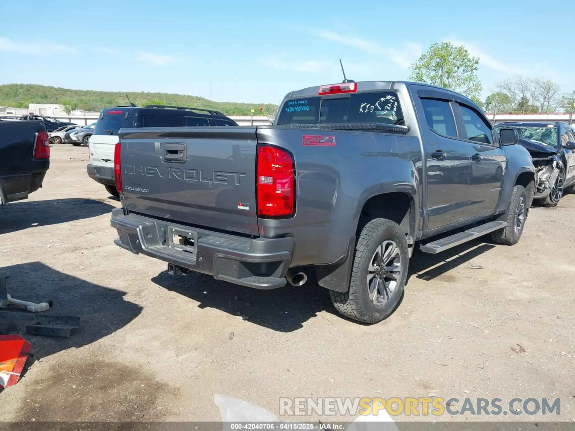 4 Photograph of a damaged car 1GCGSDEN9N1224955 CHEVROLET COLORADO 2022