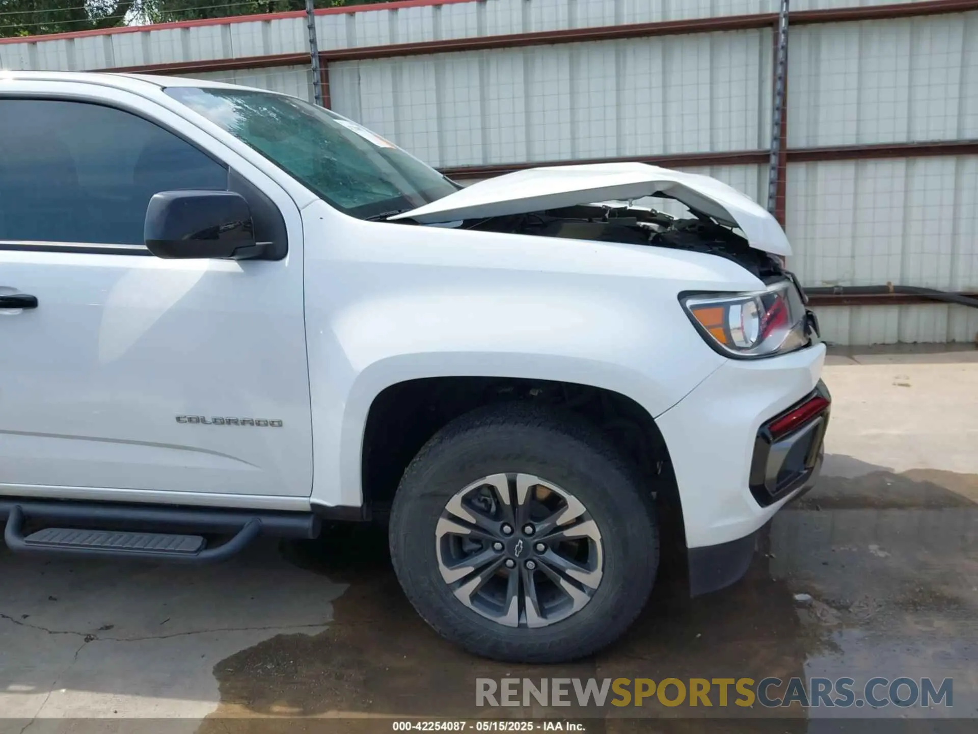 17 Photograph of a damaged car 1GCGSDENXN1194641 CHEVROLET COLORADO 2022