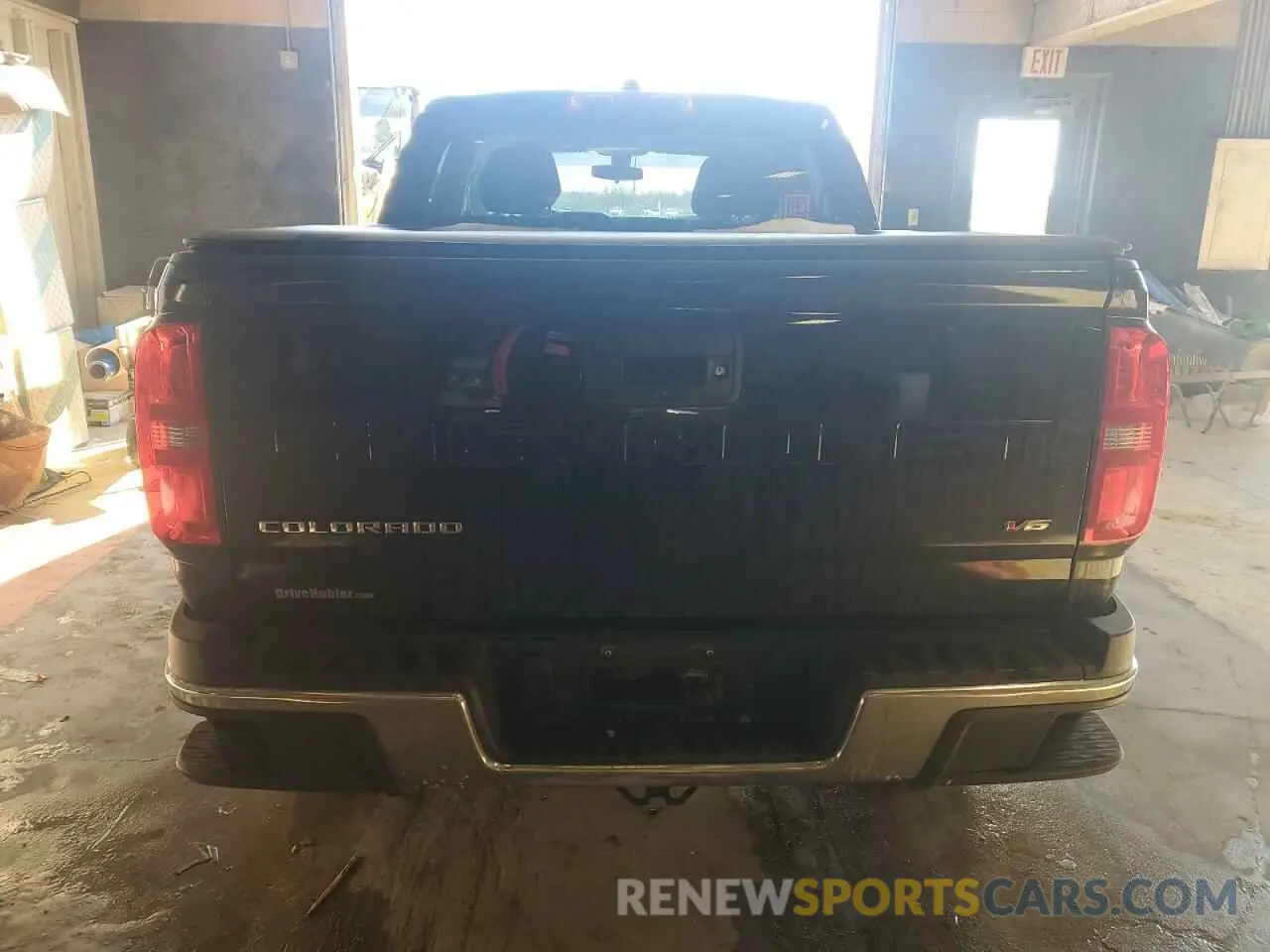 6 Photograph of a damaged car 1GCGTBEN2N1118851 CHEVROLET COLORADO 2022