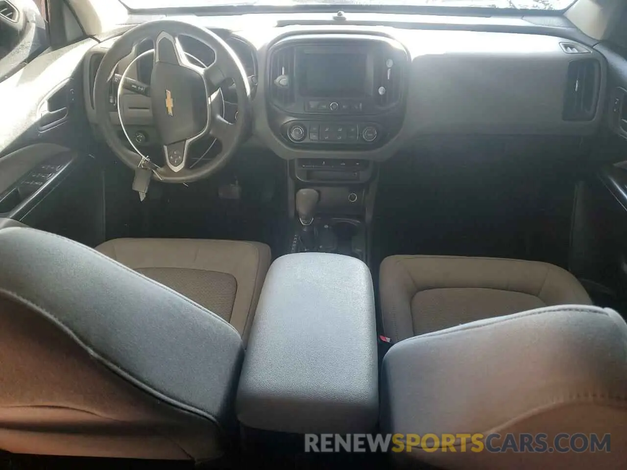 8 Photograph of a damaged car 1GCGTBEN2N1118851 CHEVROLET COLORADO 2022