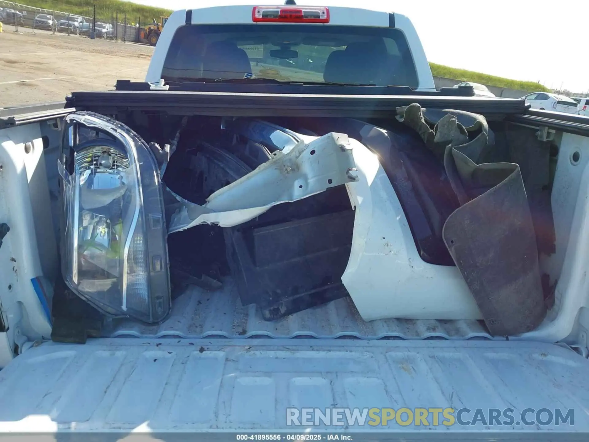 12 Photograph of a damaged car 1GCGTBEN7N1284766 CHEVROLET COLORADO 2022