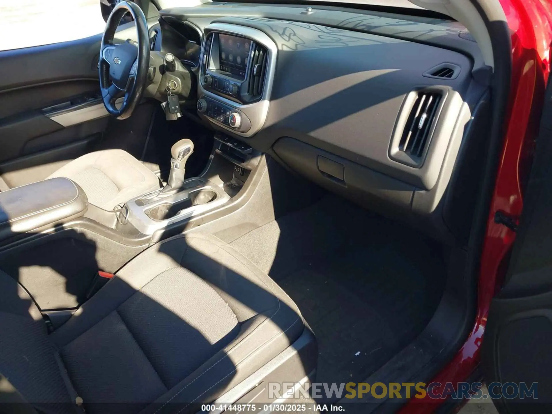 5 Photograph of a damaged car 1GCGTCEN4N1111860 CHEVROLET COLORADO 2022