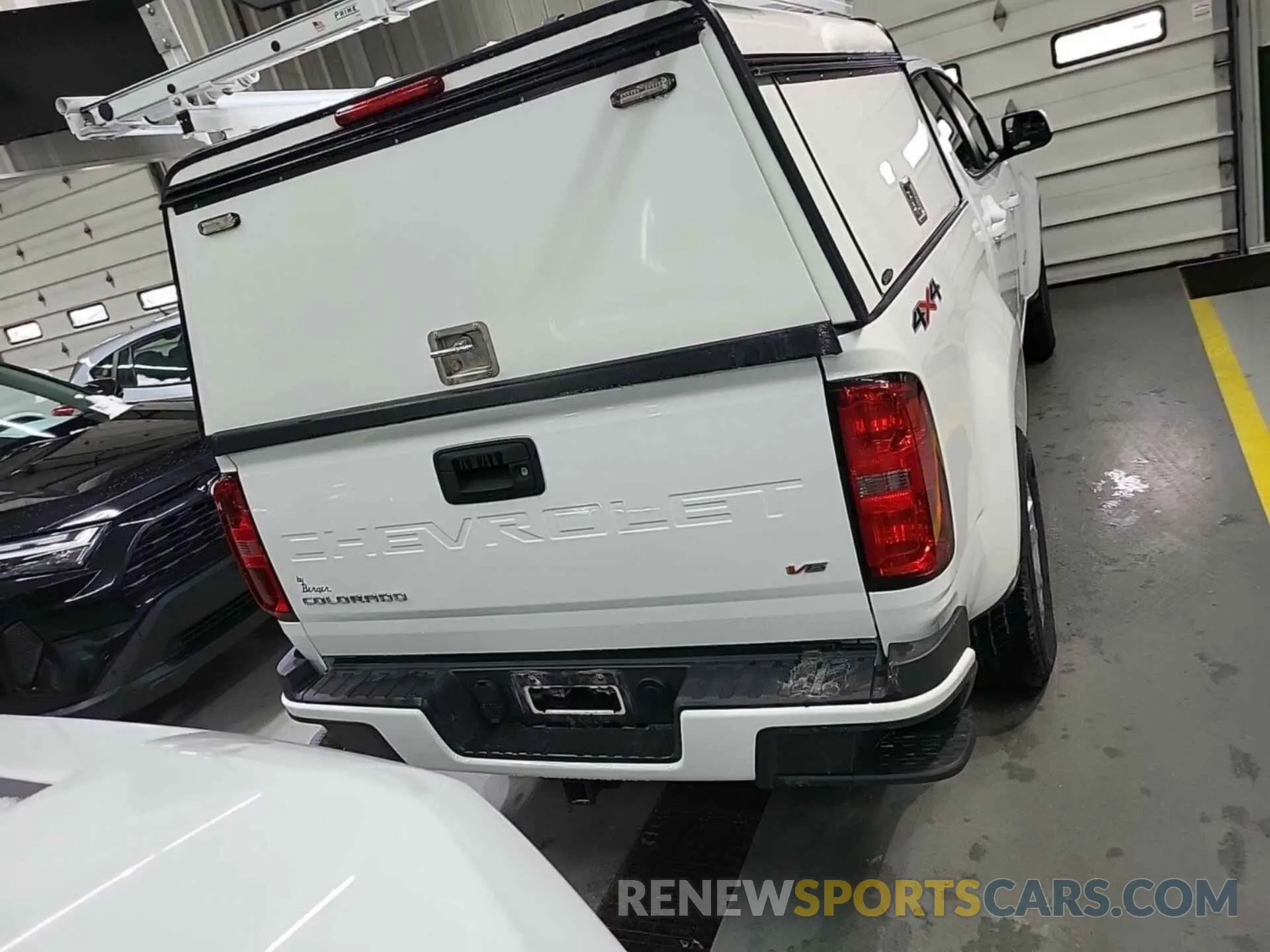 2 Photograph of a damaged car 1GCGTCEN6N1297059 CHEVROLET COLORADO 2022
