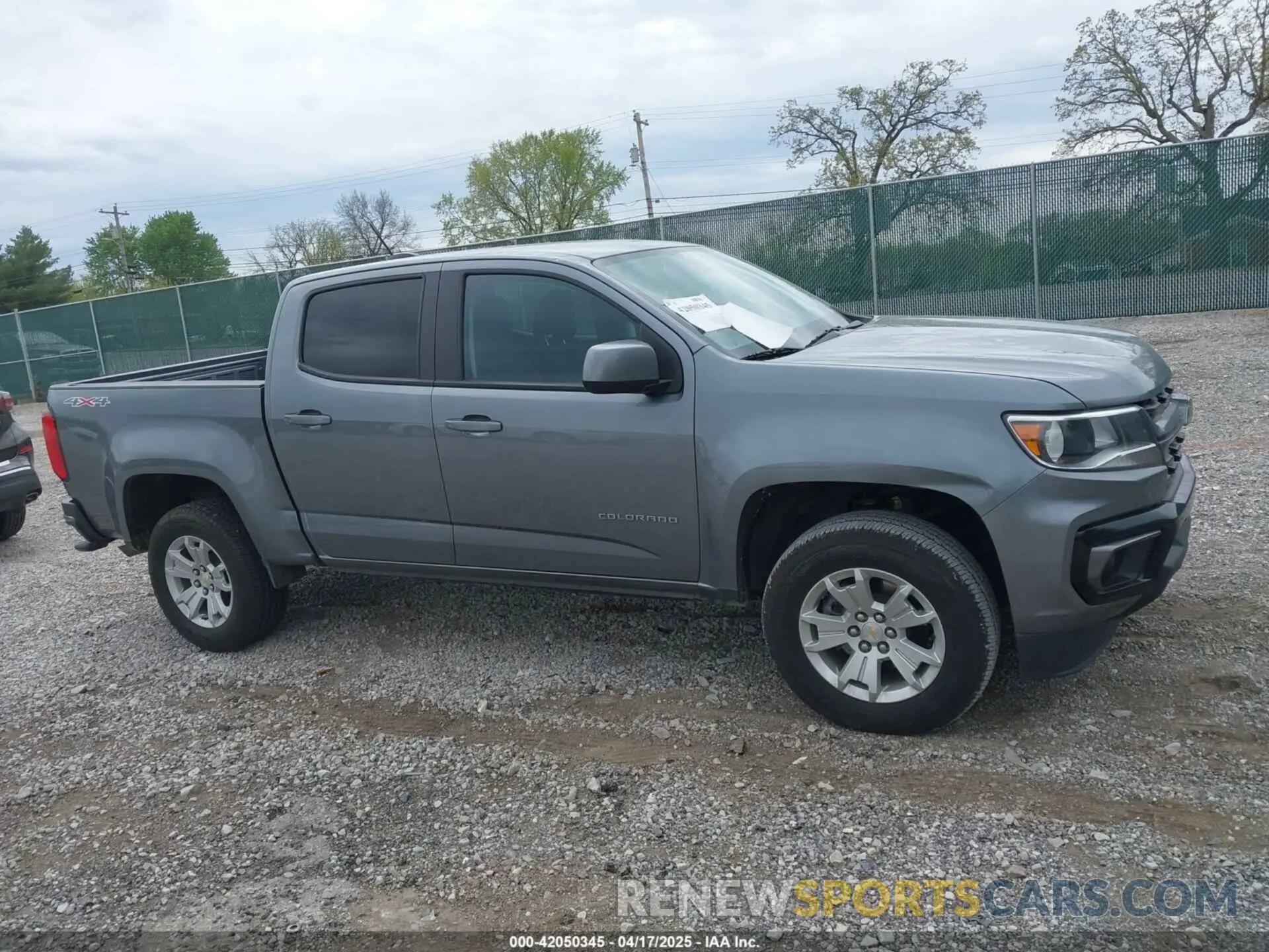 13 Photograph of a damaged car 1GCGTCEN8N1227420 CHEVROLET COLORADO 2022