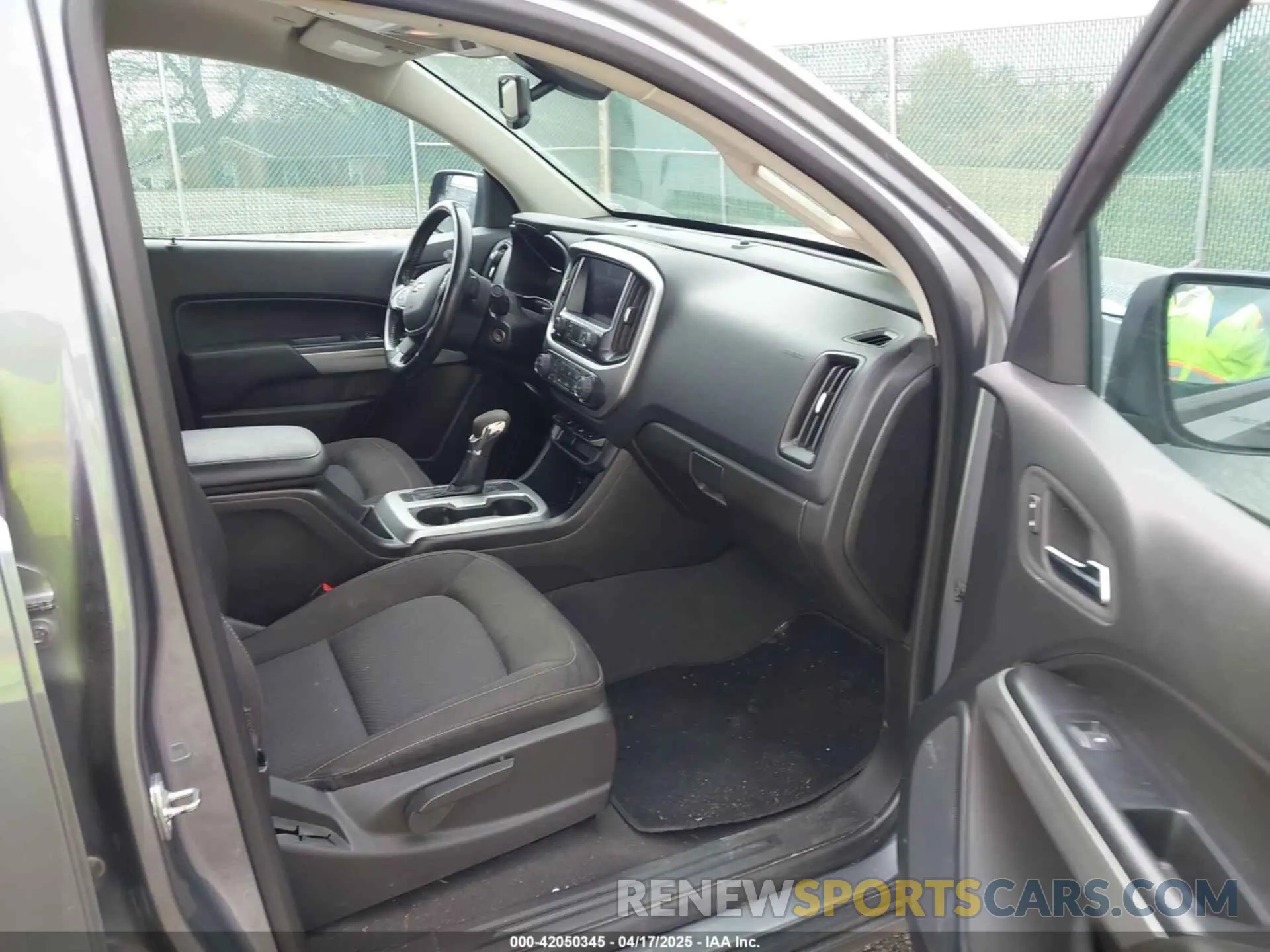 5 Photograph of a damaged car 1GCGTCEN8N1227420 CHEVROLET COLORADO 2022