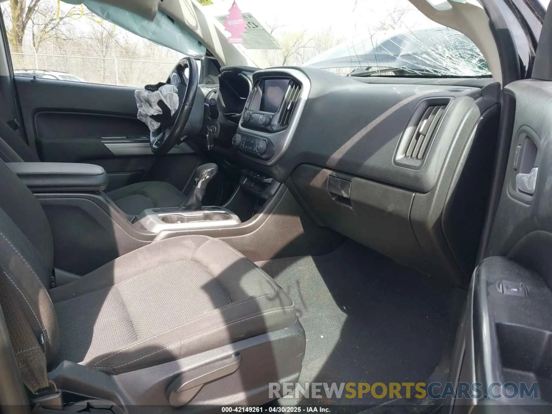 5 Photograph of a damaged car 1GCGTCENXN1248947 CHEVROLET COLORADO 2022