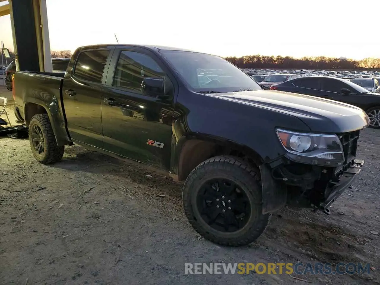 4 Photograph of a damaged car 1GCGTDEN0N1306960 CHEVROLET COLORADO 2022