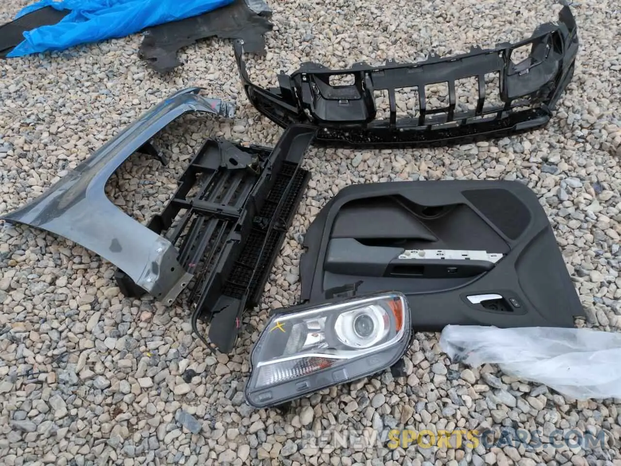 12 Photograph of a damaged car 1GCGTDEN1N1215793 CHEVROLET COLORADO 2022