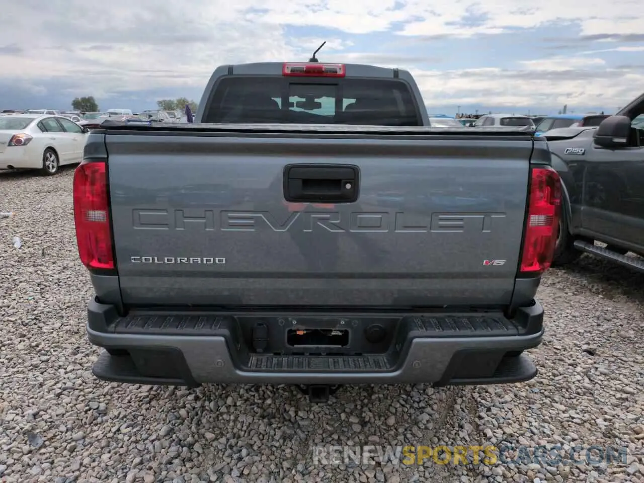 6 Photograph of a damaged car 1GCGTDEN1N1215793 CHEVROLET COLORADO 2022