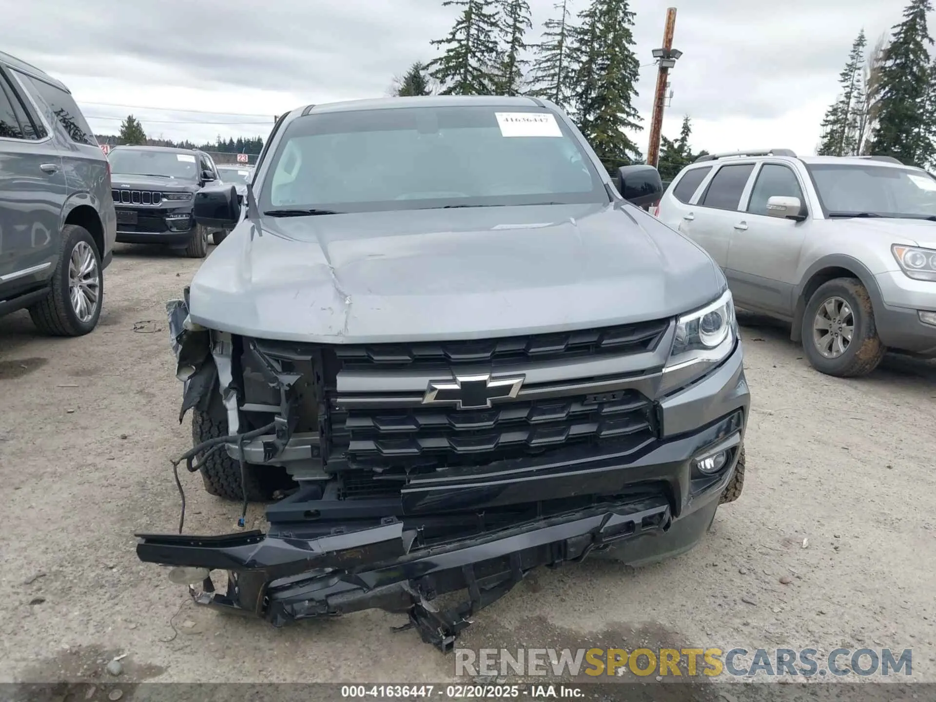 12 Photograph of a damaged car 1GCGTDEN1N1305834 CHEVROLET COLORADO 2022