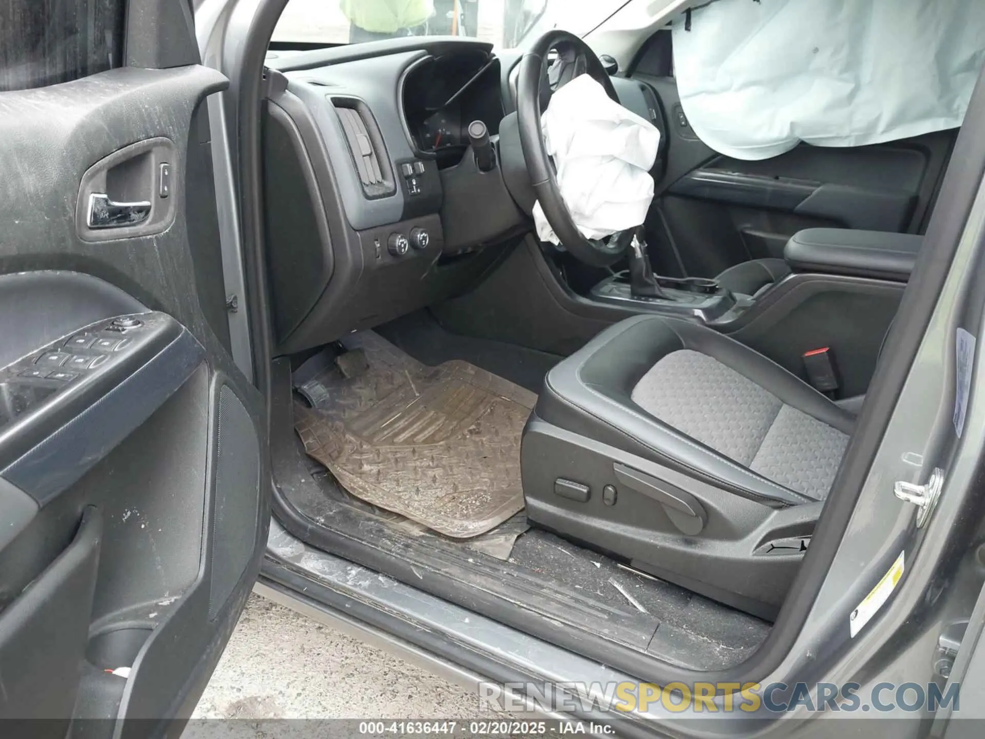 5 Photograph of a damaged car 1GCGTDEN1N1305834 CHEVROLET COLORADO 2022