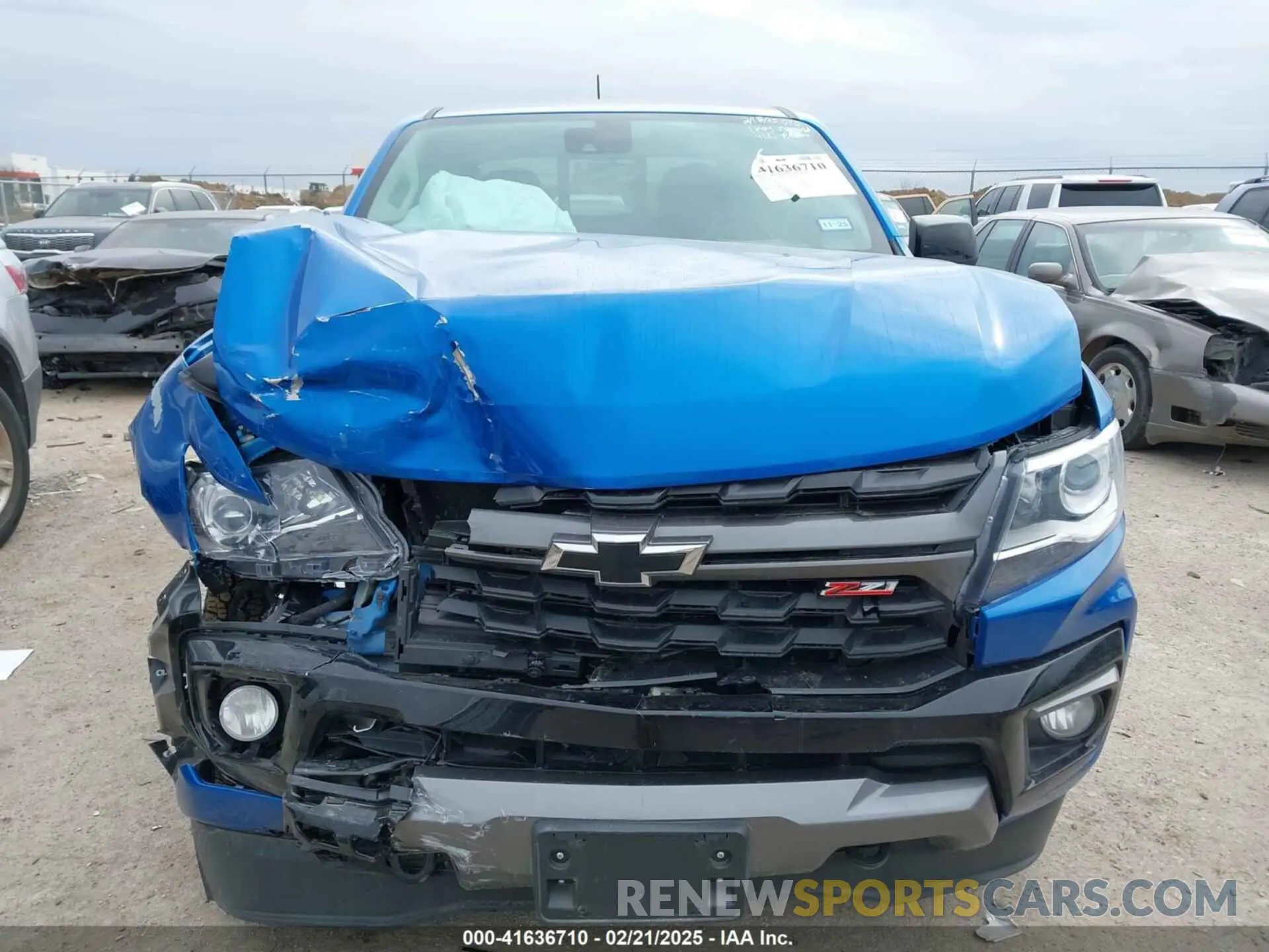 12 Photograph of a damaged car 1GCGTDEN1N1316915 CHEVROLET COLORADO 2022
