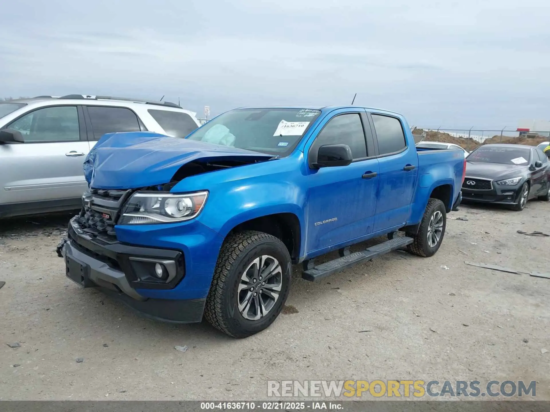 2 Photograph of a damaged car 1GCGTDEN1N1316915 CHEVROLET COLORADO 2022