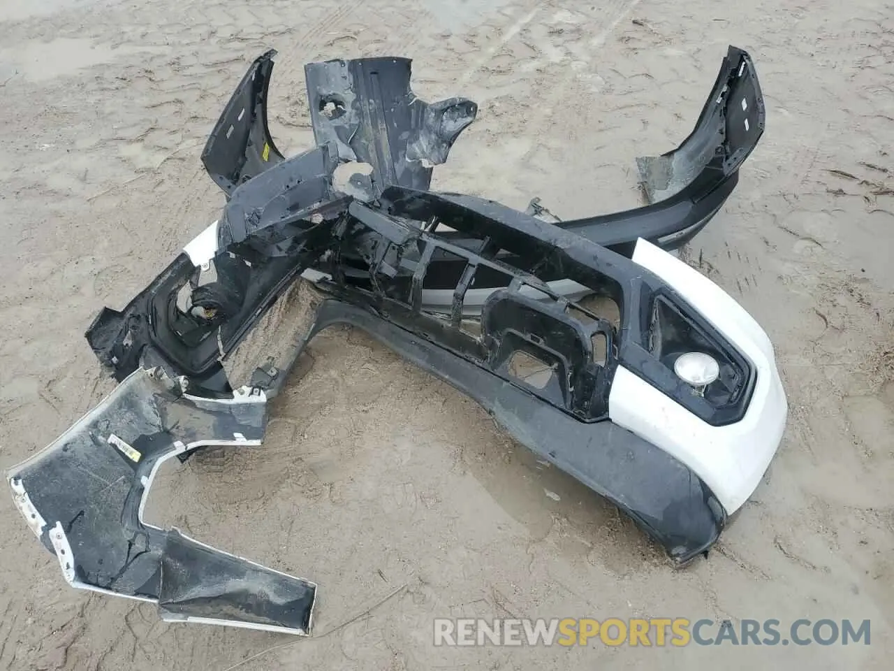 12 Photograph of a damaged car 1GCGTDEN2N1141901 CHEVROLET COLORADO 2022