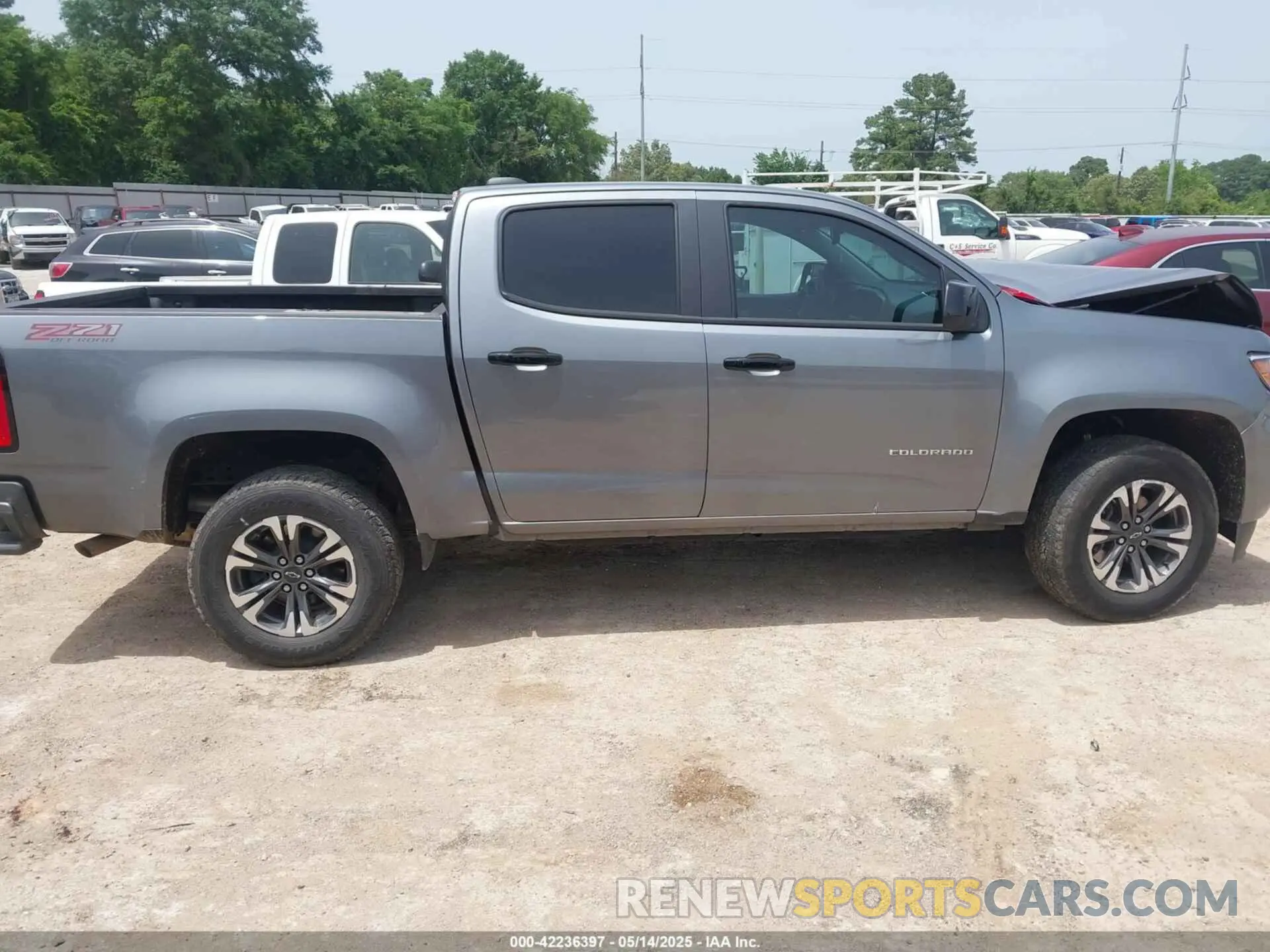13 Photograph of a damaged car 1GCGTDEN6N1153159 CHEVROLET COLORADO 2022