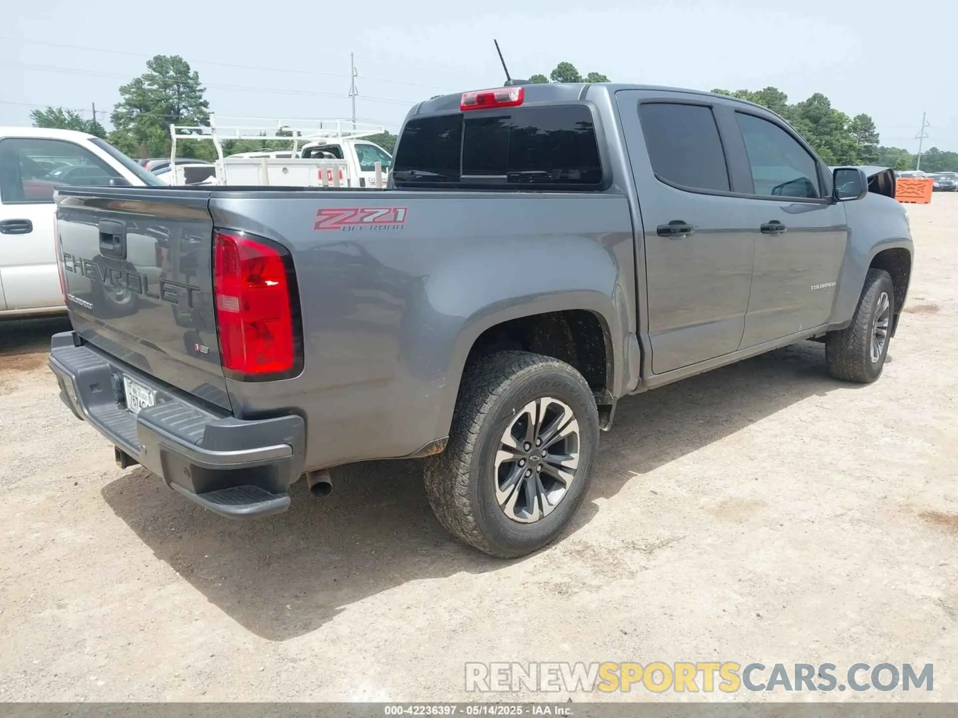 4 Photograph of a damaged car 1GCGTDEN6N1153159 CHEVROLET COLORADO 2022