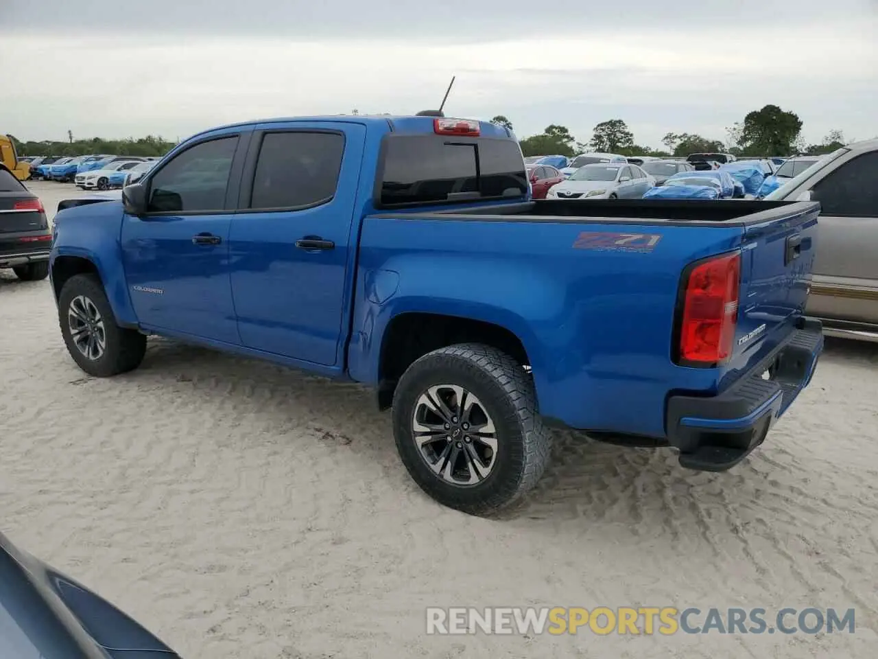 2 Photograph of a damaged car 1GCGTDEN6N1270014 CHEVROLET COLORADO 2022