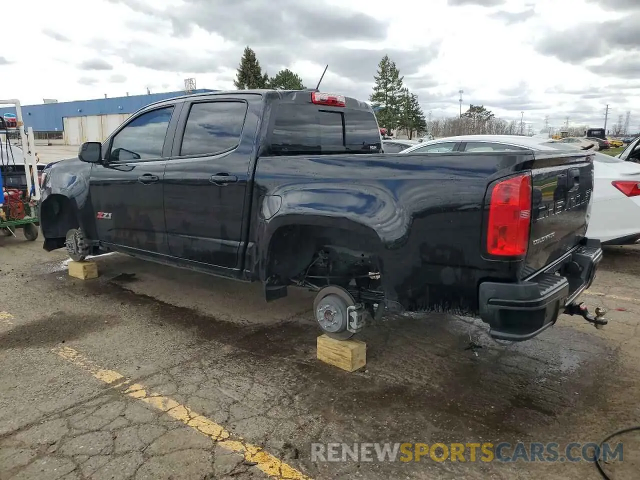 2 Photograph of a damaged car 1GCGTDEN6N1321625 CHEVROLET COLORADO 2022