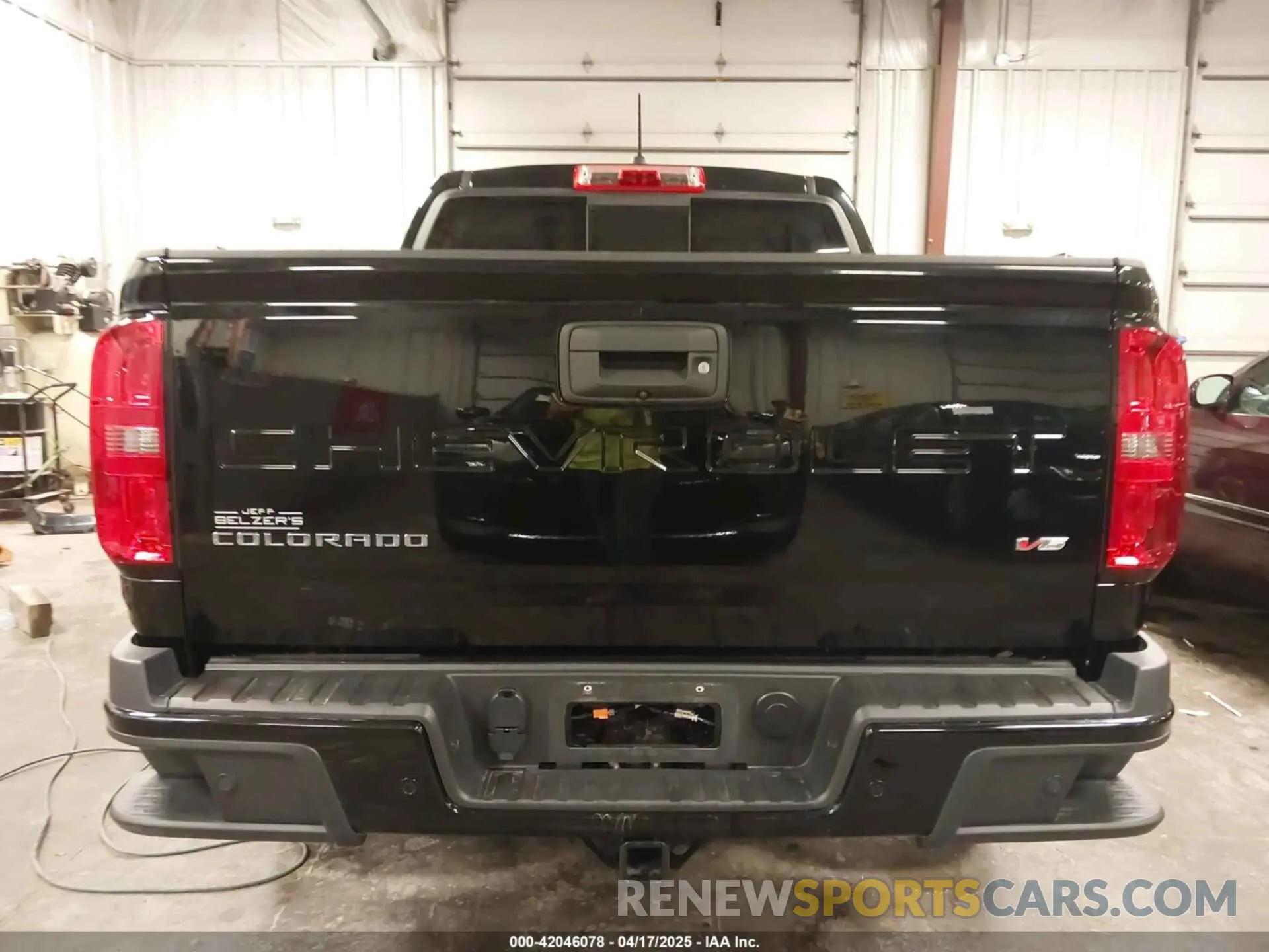 17 Photograph of a damaged car 1GCGTDEN7N1123152 CHEVROLET COLORADO 2022