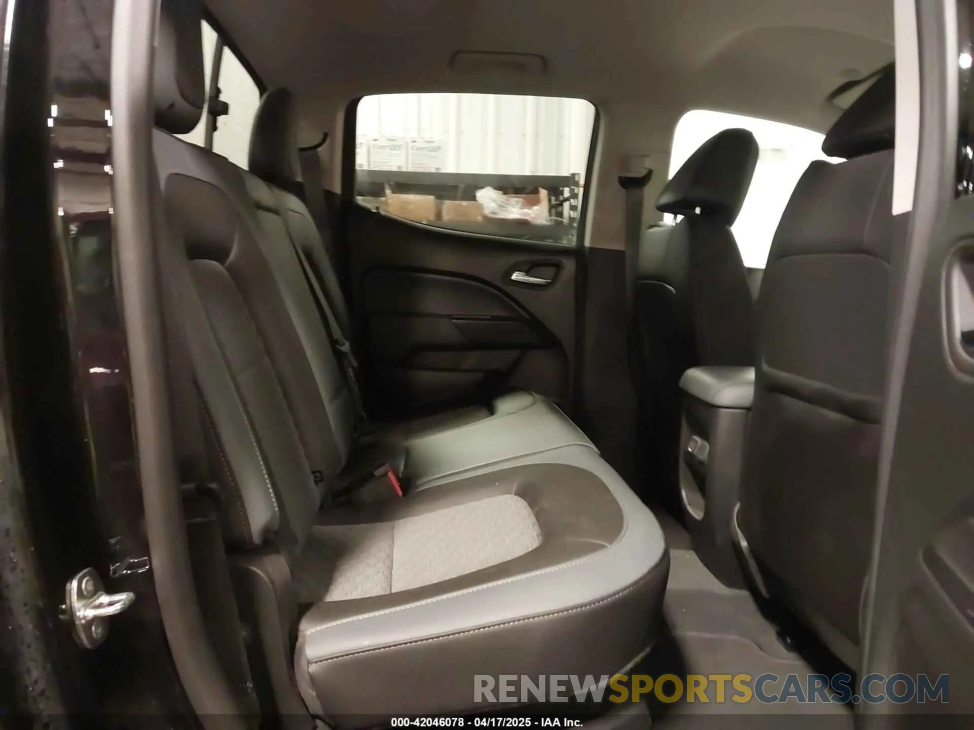 8 Photograph of a damaged car 1GCGTDEN7N1123152 CHEVROLET COLORADO 2022