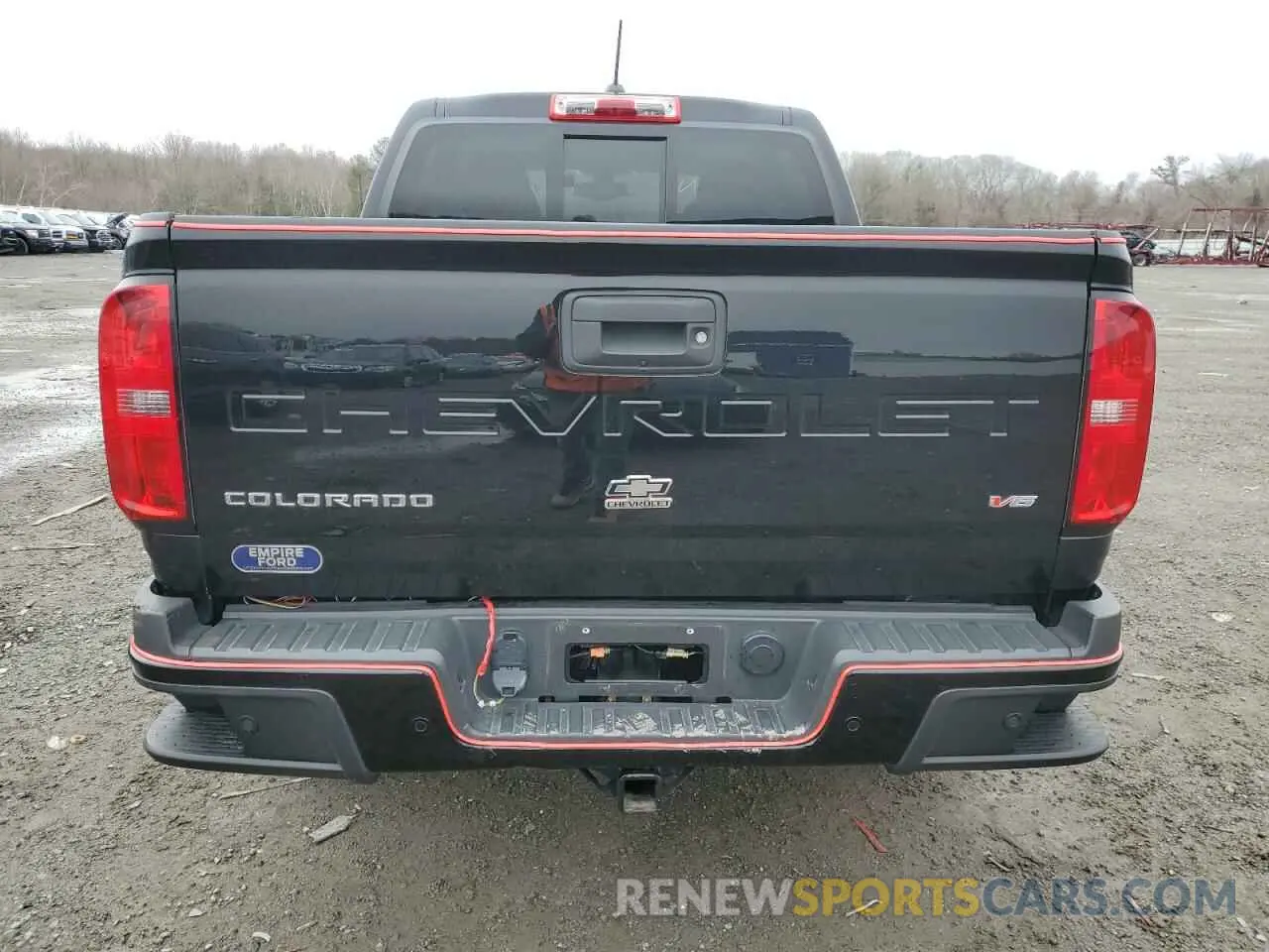 6 Photograph of a damaged car 1GCGTDEN8N1330939 CHEVROLET COLORADO 2022