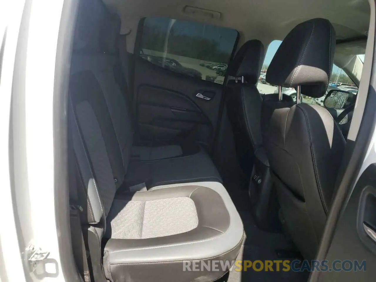 10 Photograph of a damaged car 1GCGTDENXN1253202 CHEVROLET COLORADO 2022
