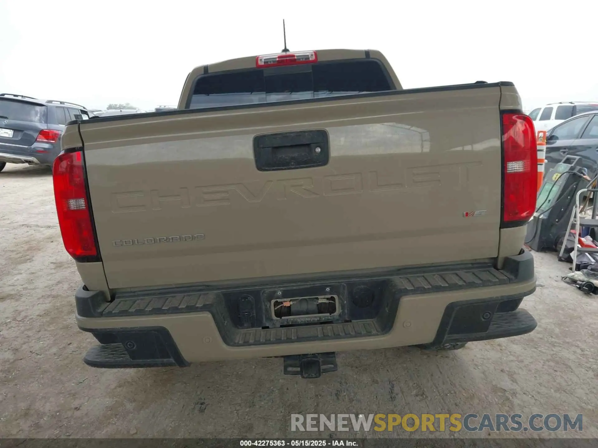 17 Photograph of a damaged car 1GCGTDENXN1280108 CHEVROLET COLORADO 2022
