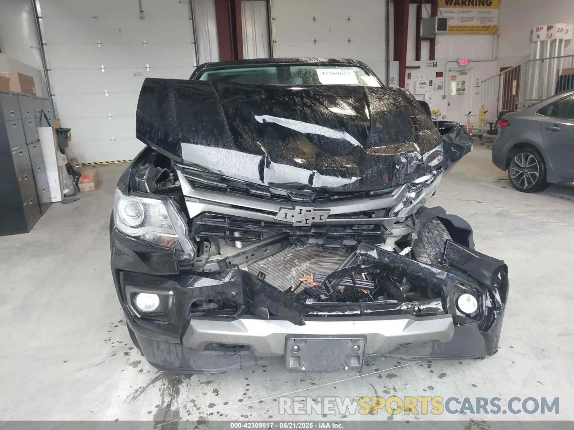 12 Photograph of a damaged car 1GCGTDENXN1323376 CHEVROLET COLORADO 2022