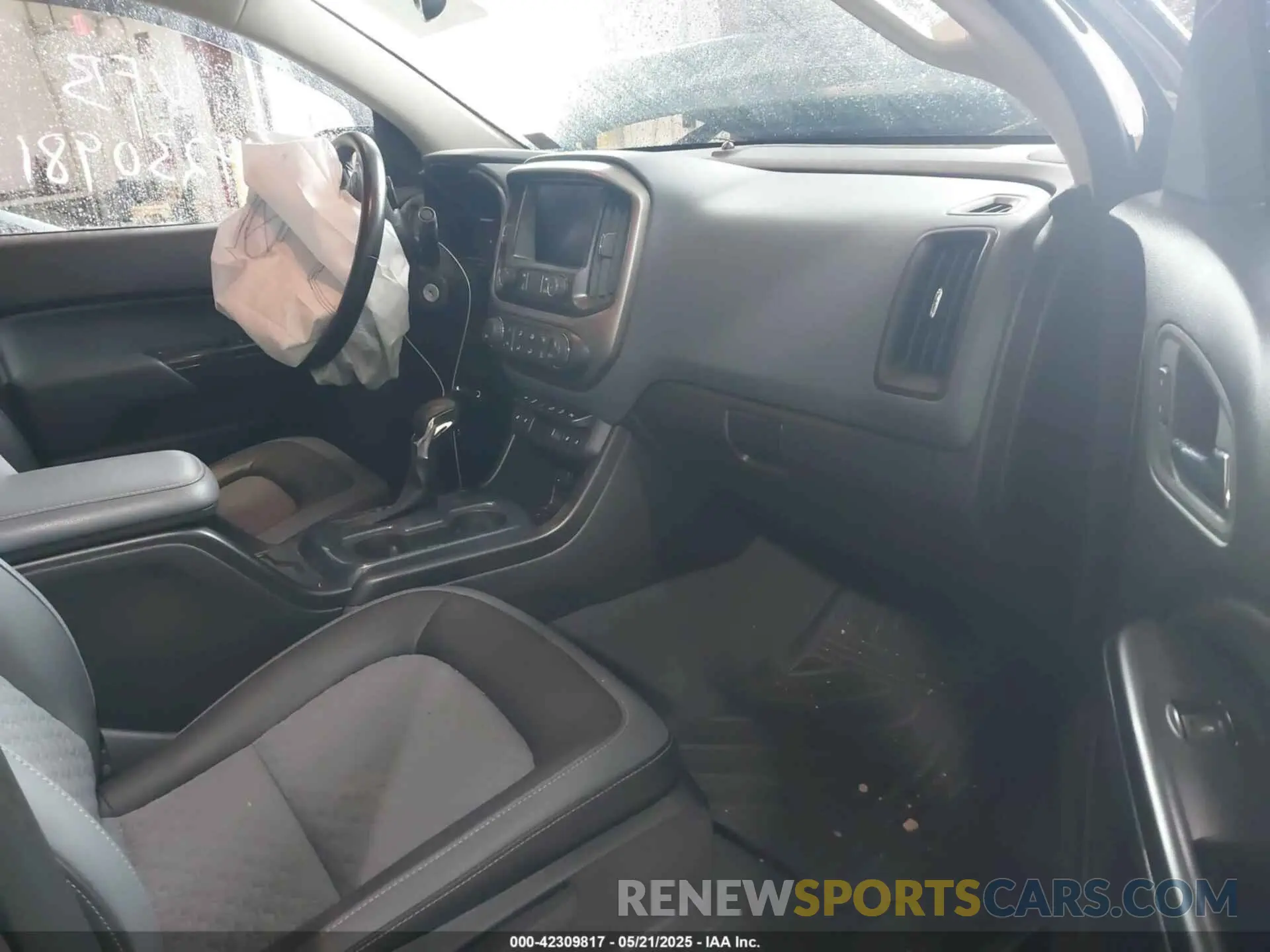 5 Photograph of a damaged car 1GCGTDENXN1323376 CHEVROLET COLORADO 2022