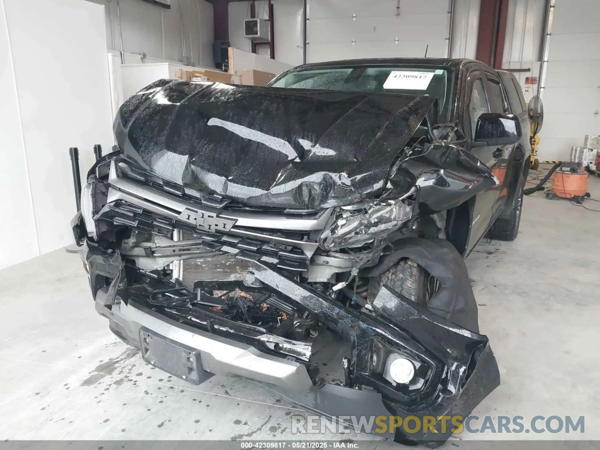 6 Photograph of a damaged car 1GCGTDENXN1323376 CHEVROLET COLORADO 2022