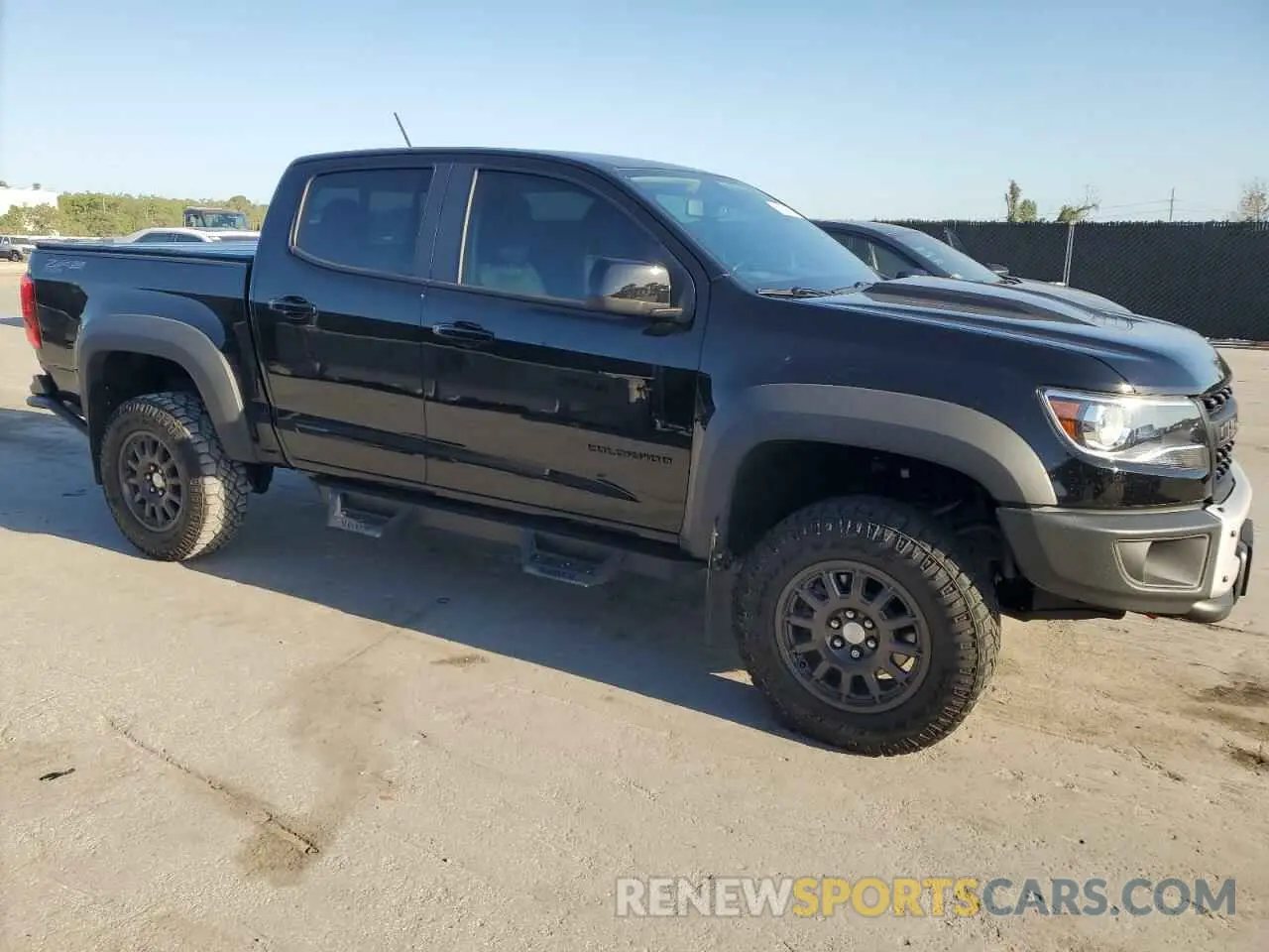 4 Photograph of a damaged car 1GCGTEEN0N1231814 CHEVROLET COLORADO 2022