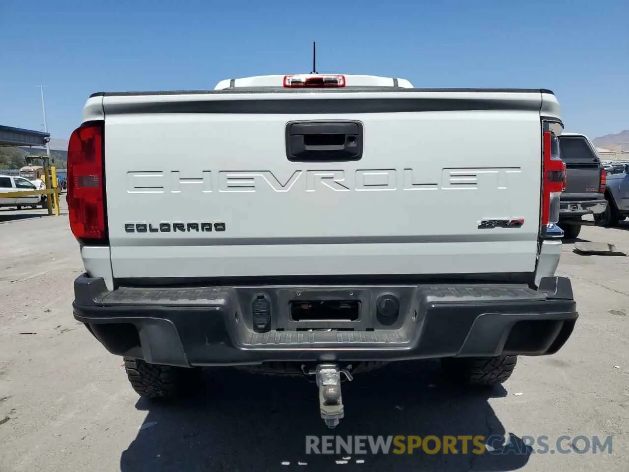 6 Photograph of a damaged car 1GCGTEEN0N1245180 CHEVROLET COLORADO 2022